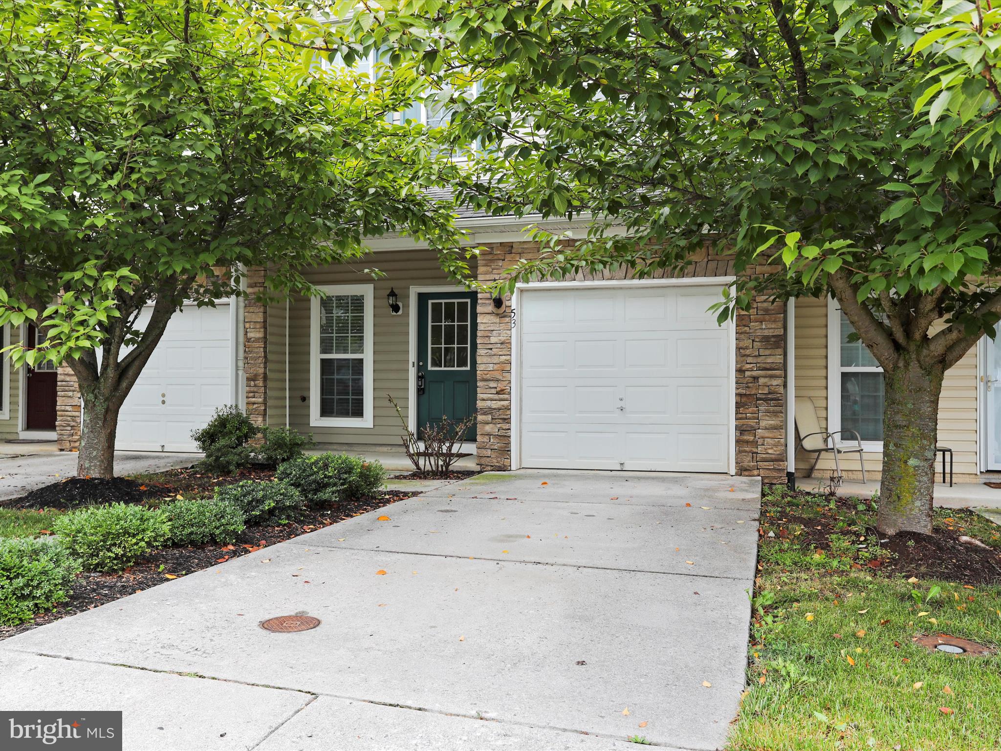 ARCHERS ROCK - Residential