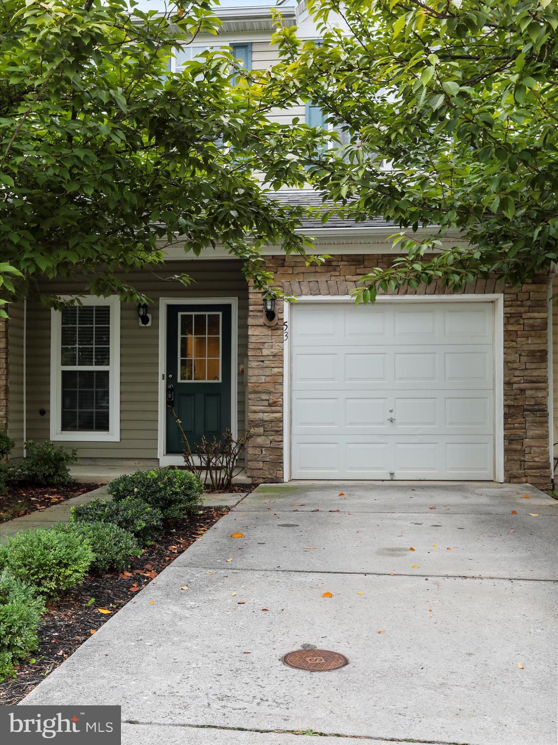 ARCHERS ROCK - Residential