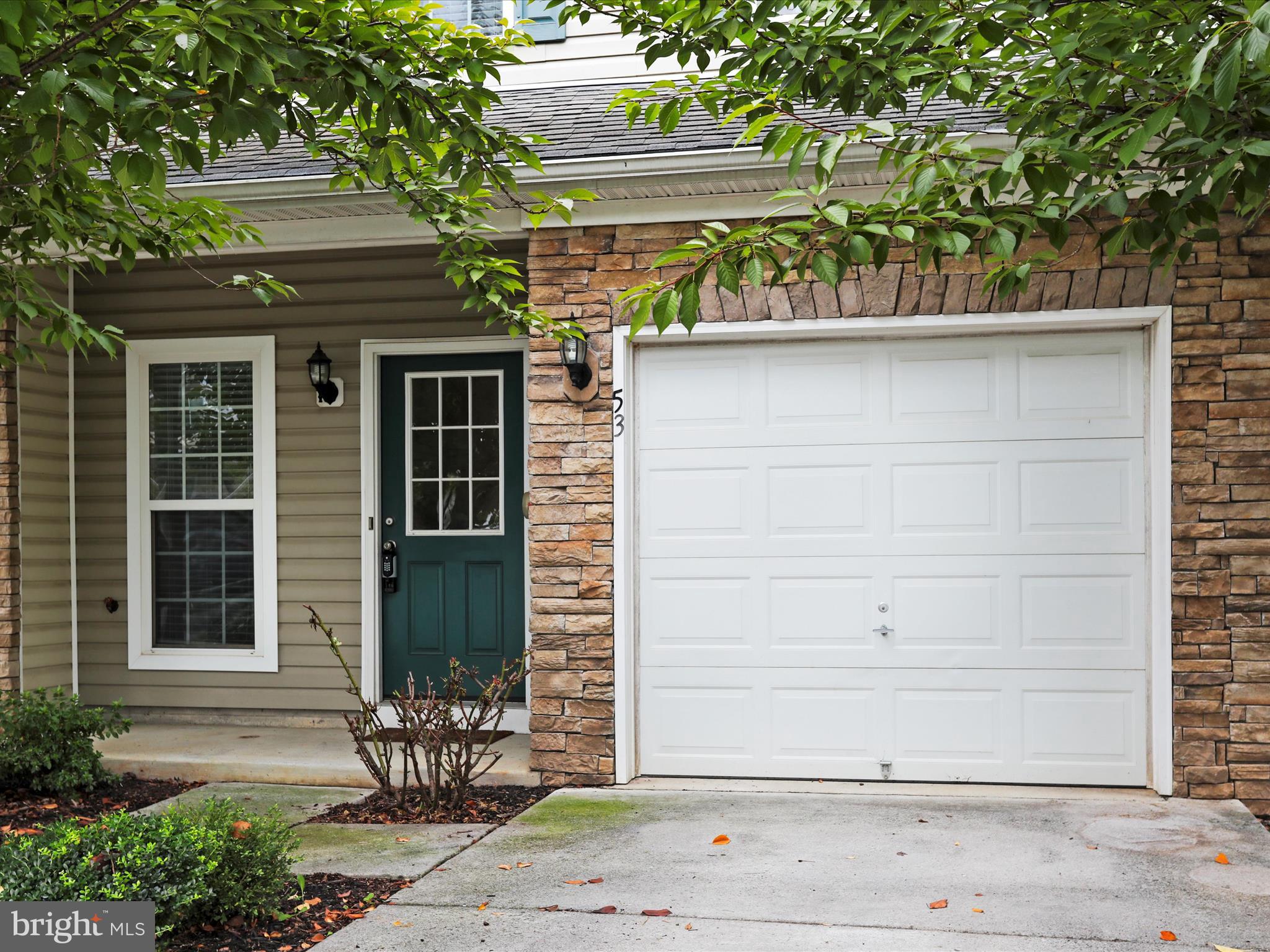 ARCHERS ROCK - Residential