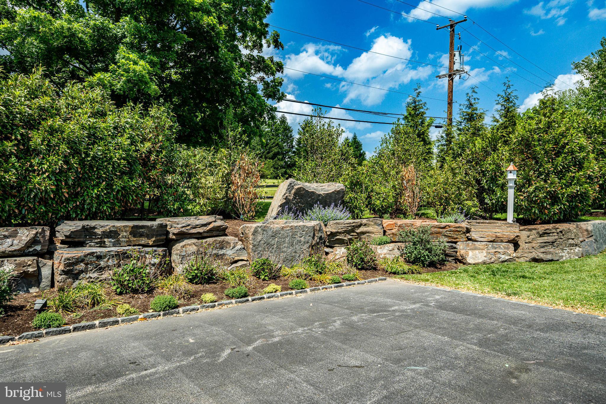 ROSSMORE - Residential
