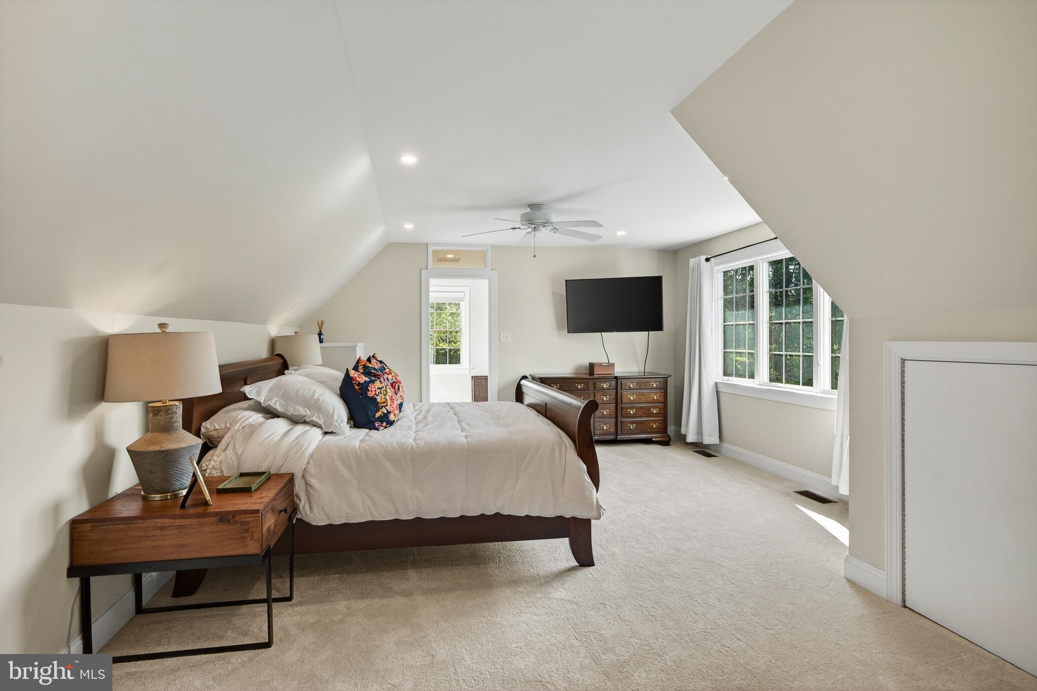 ROSSMORE - Residential