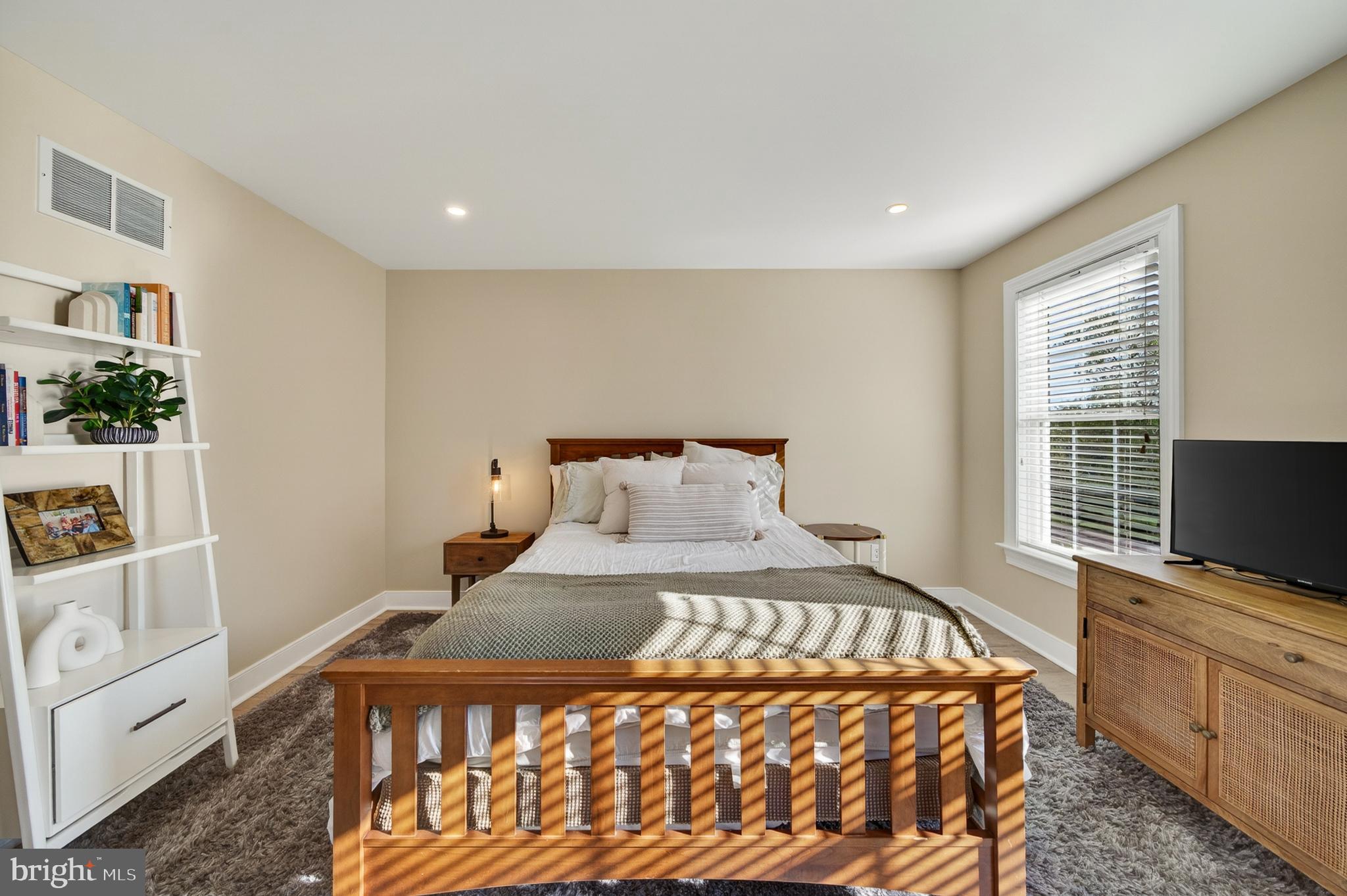 ROSSMORE - Residential