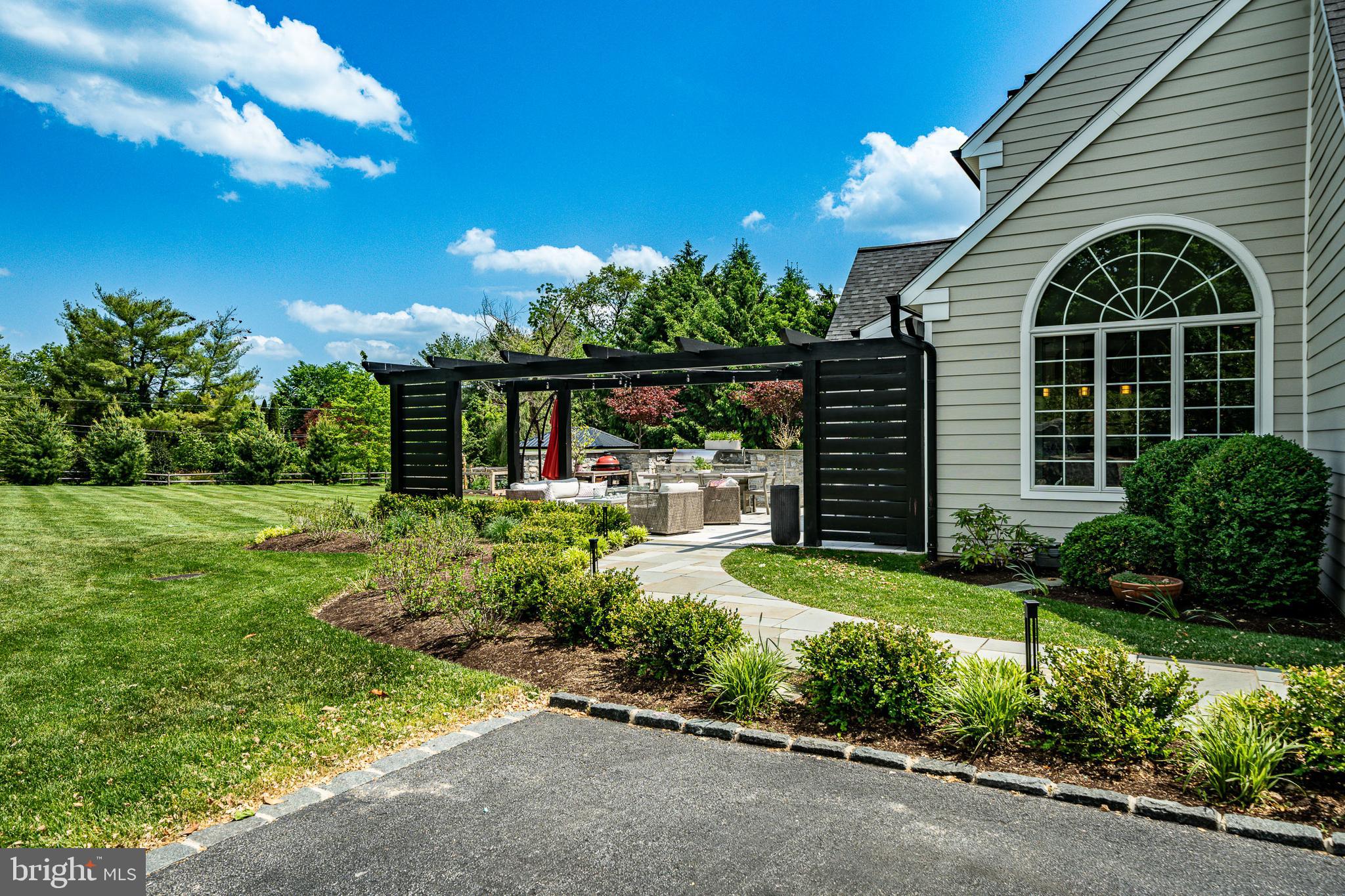 ROSSMORE - Residential