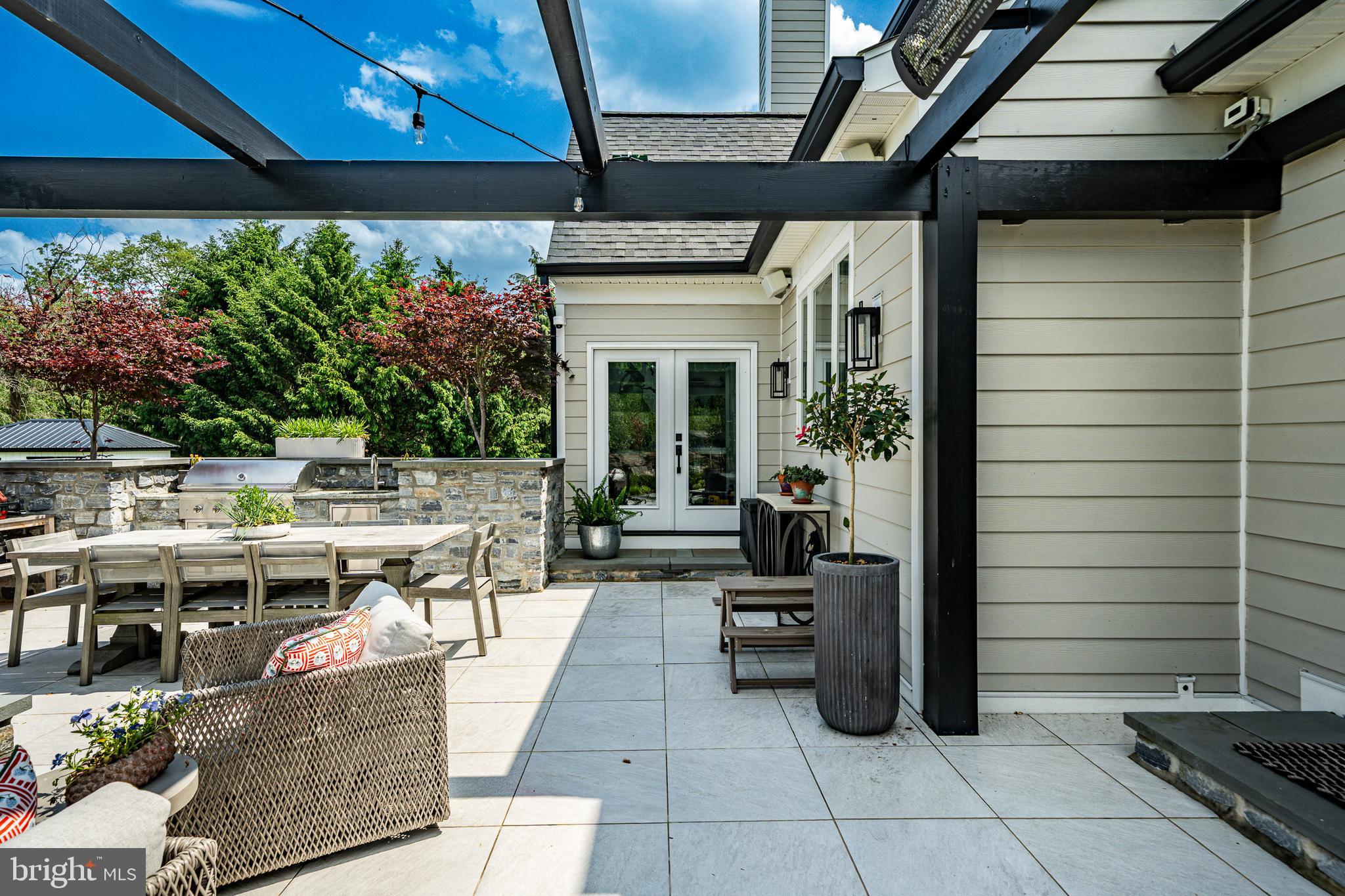 ROSSMORE - Residential