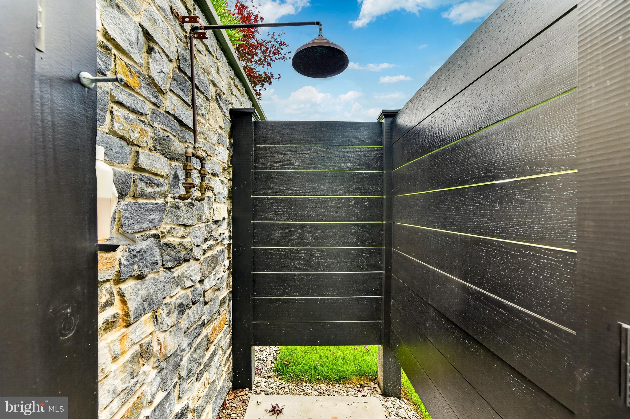 ROSSMORE - Residential