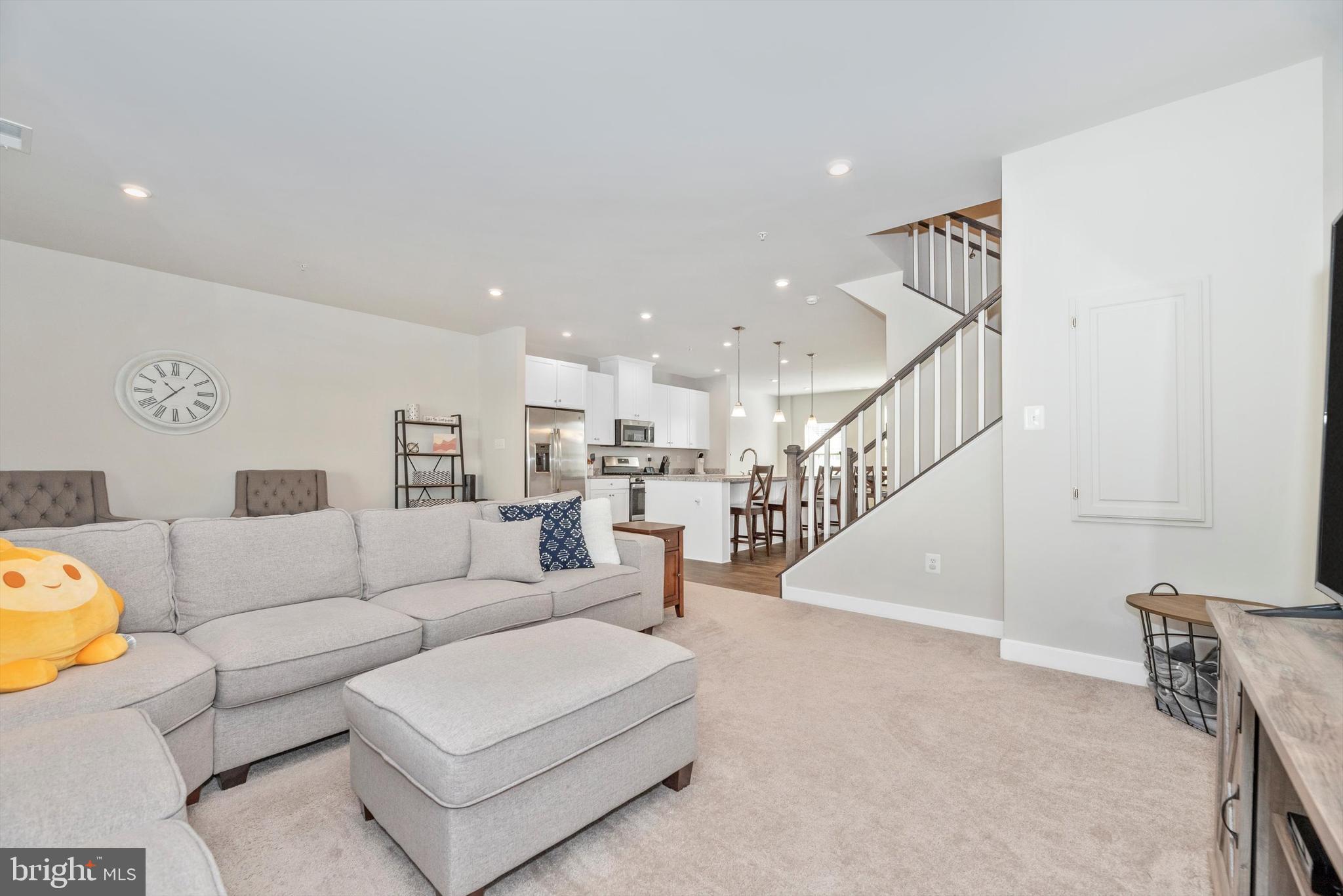 OAKDALE VILLAGE - Residential