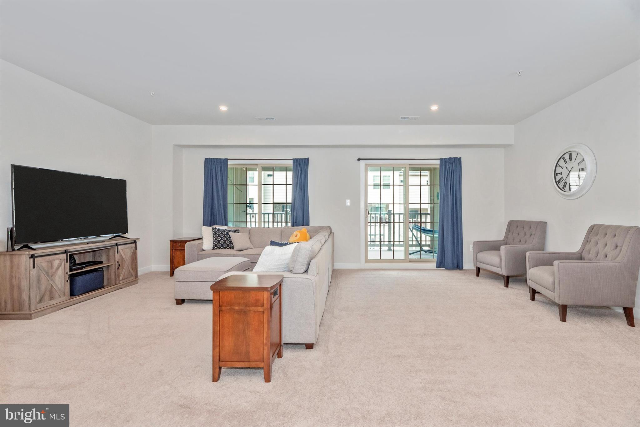 OAKDALE VILLAGE - Residential