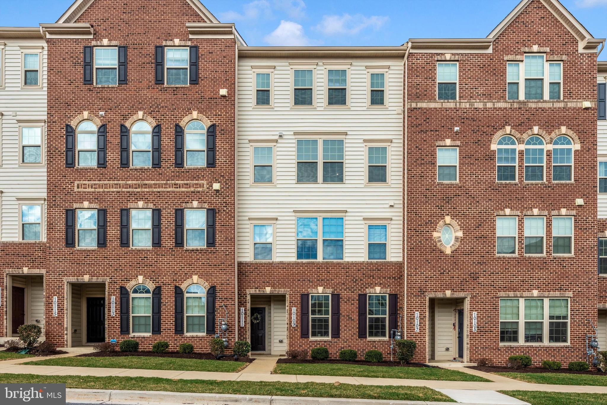 OAKDALE VILLAGE - Residential