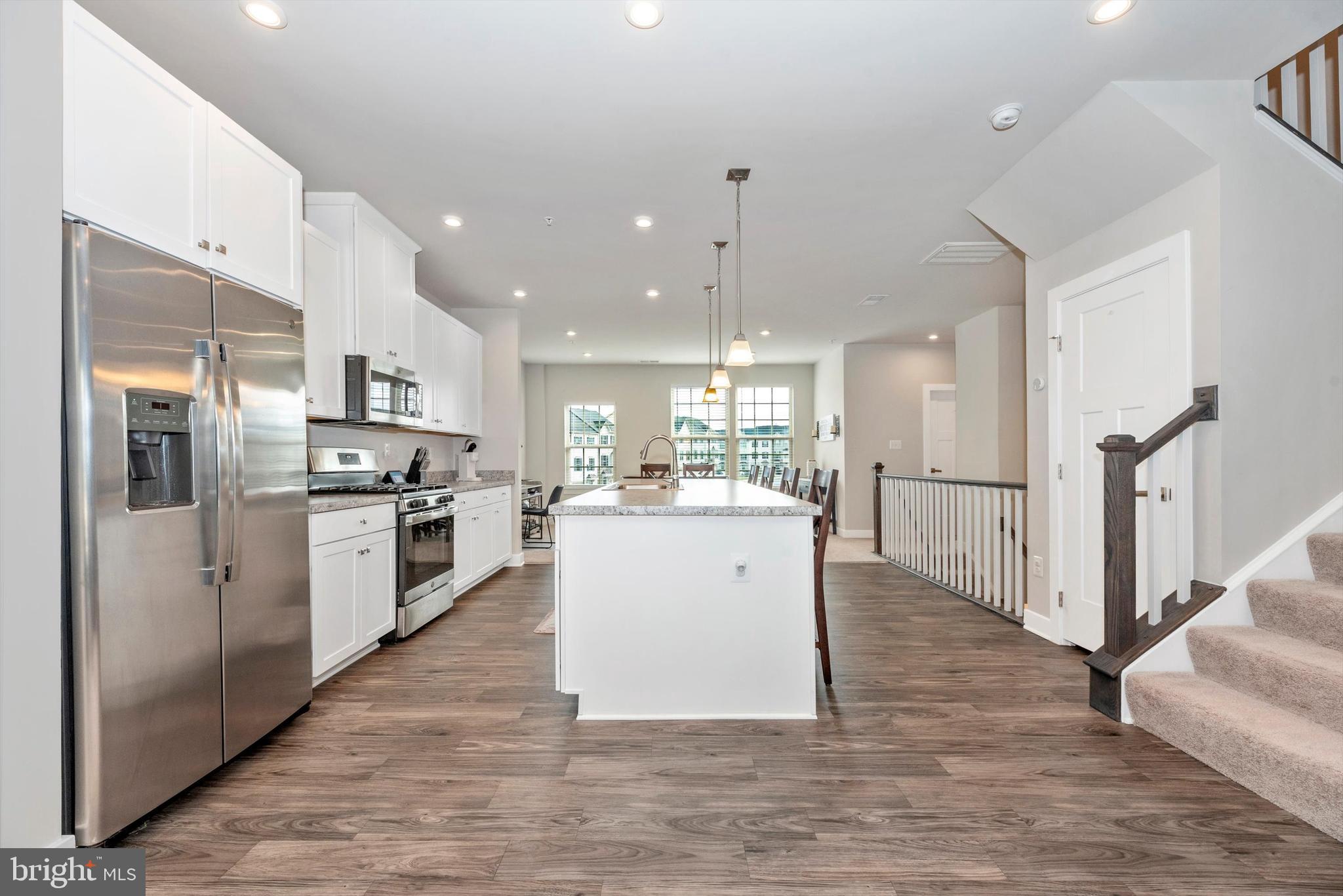 OAKDALE VILLAGE - Residential