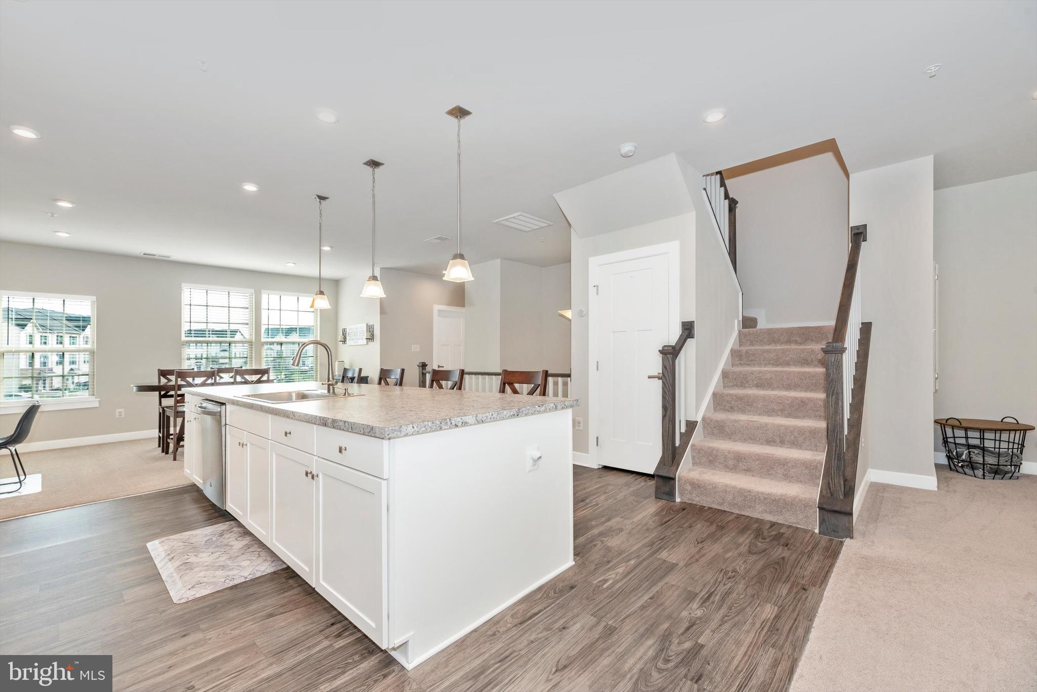 OAKDALE VILLAGE - Residential