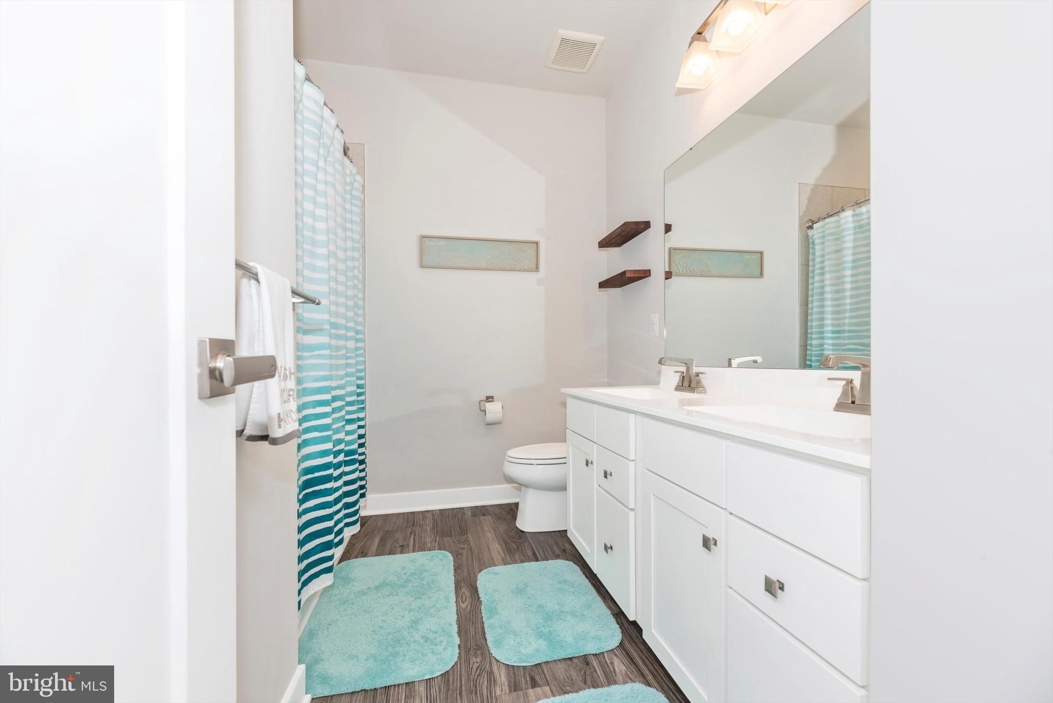 OAKDALE VILLAGE - Residential