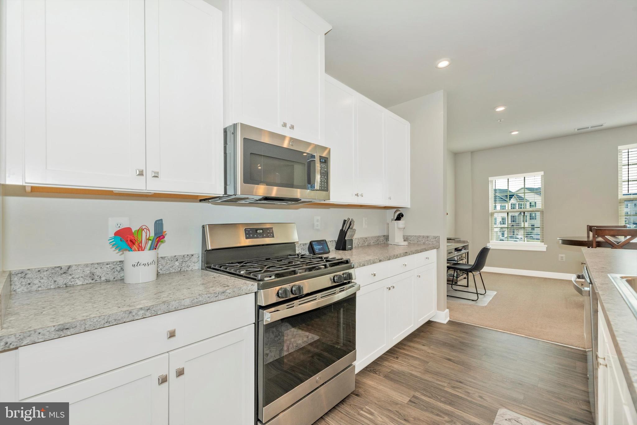 OAKDALE VILLAGE - Residential