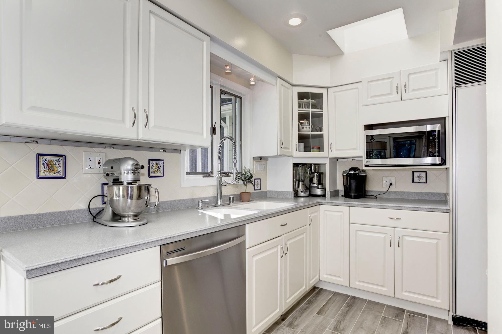 RIVERSIDE ESTATES - Residential