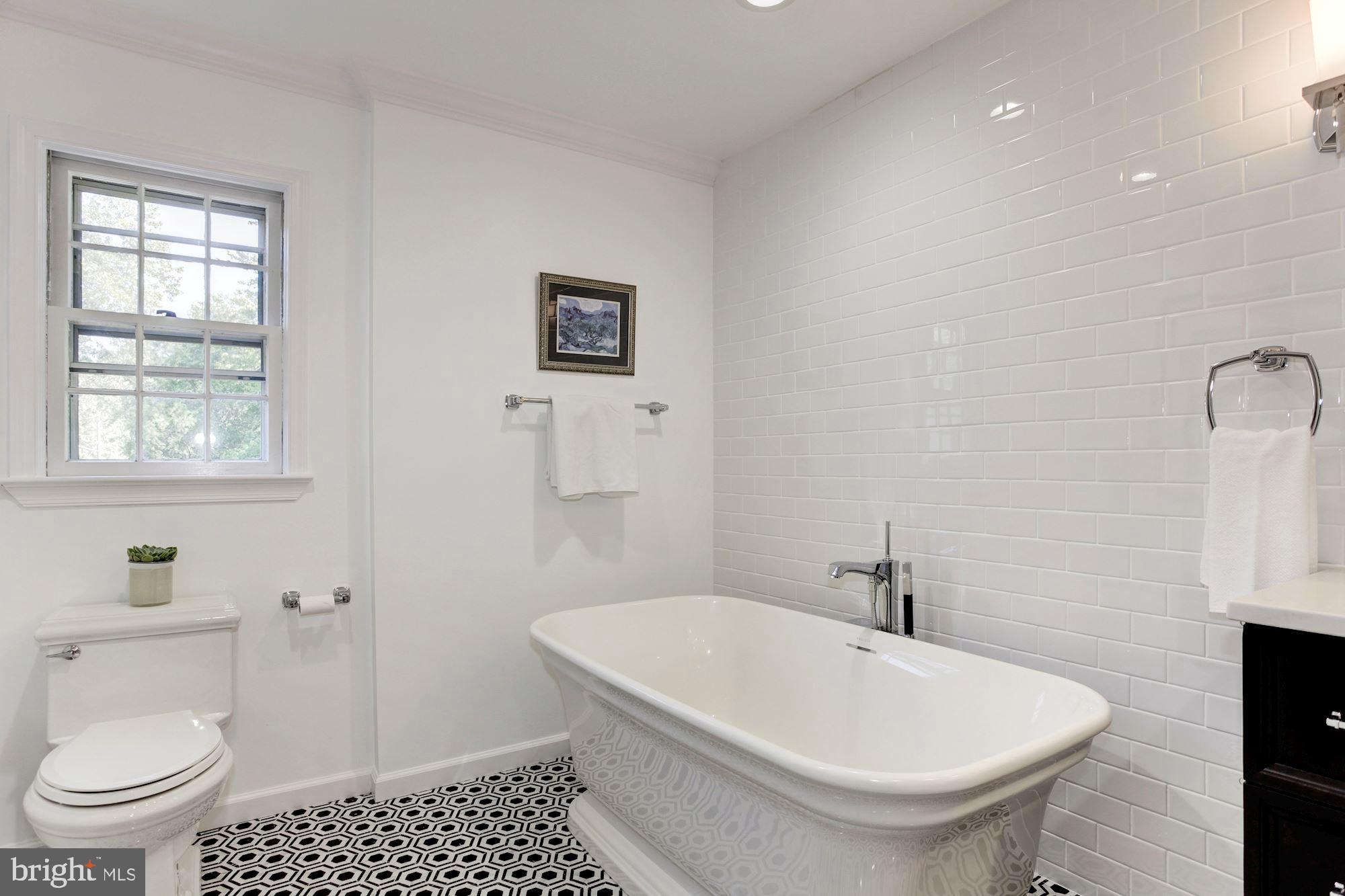 RIVERSIDE ESTATES - Residential