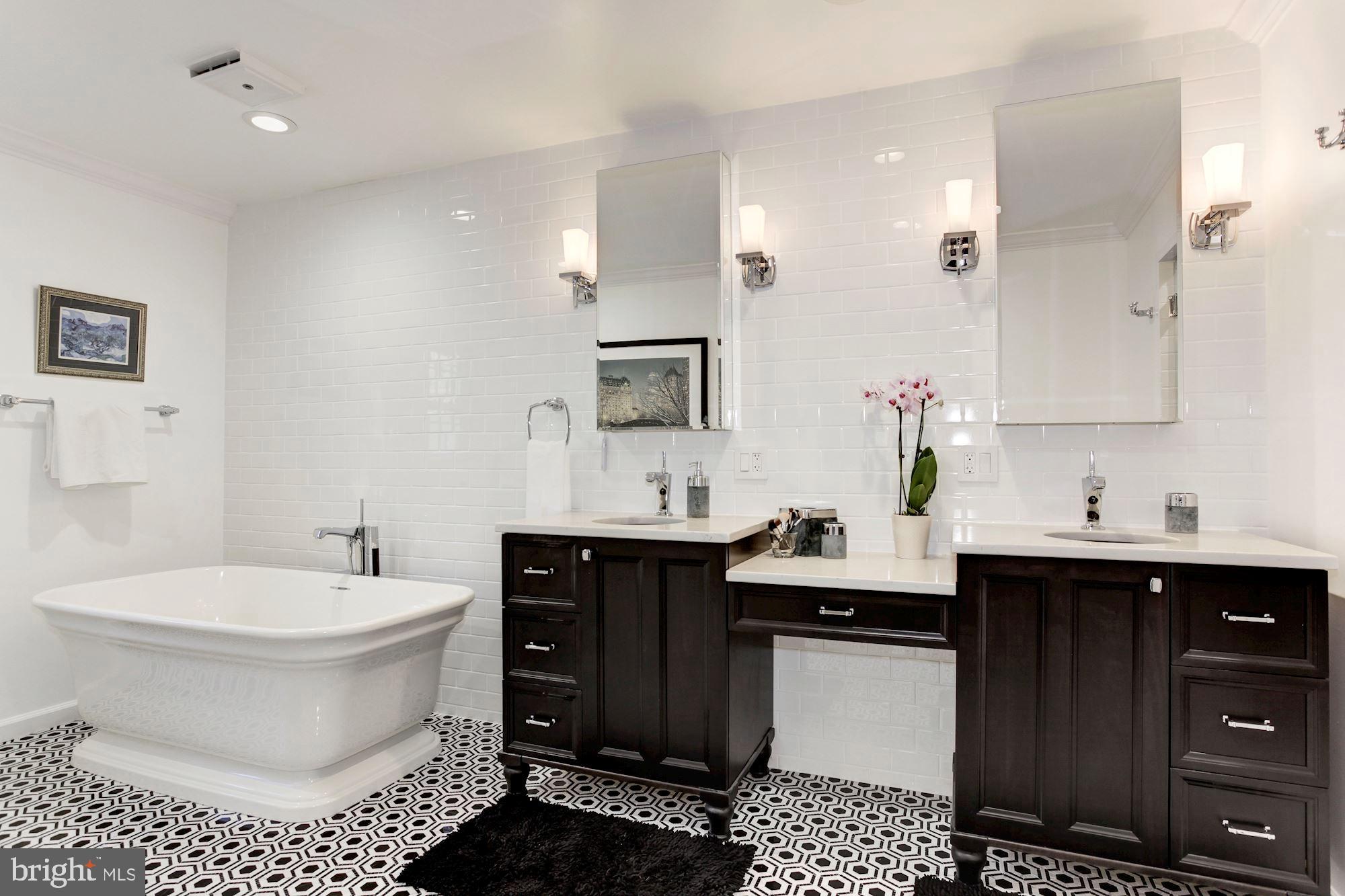 RIVERSIDE ESTATES - Residential