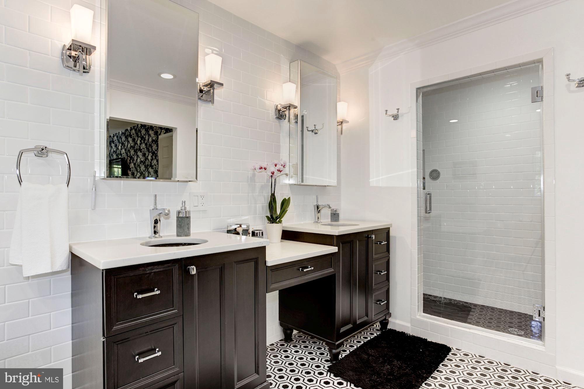 RIVERSIDE ESTATES - Residential