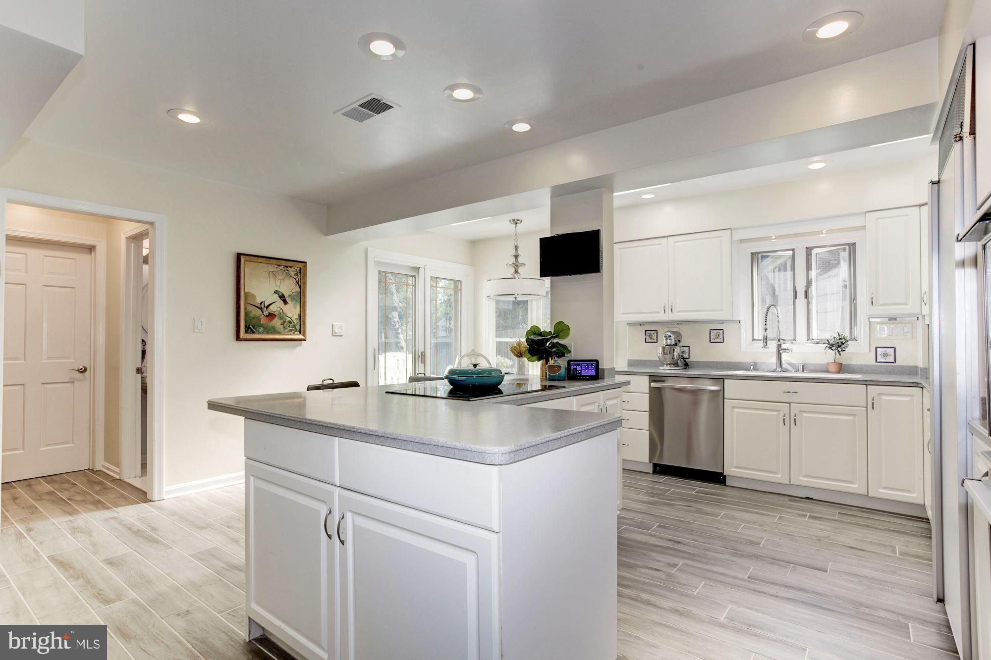 RIVERSIDE ESTATES - Residential