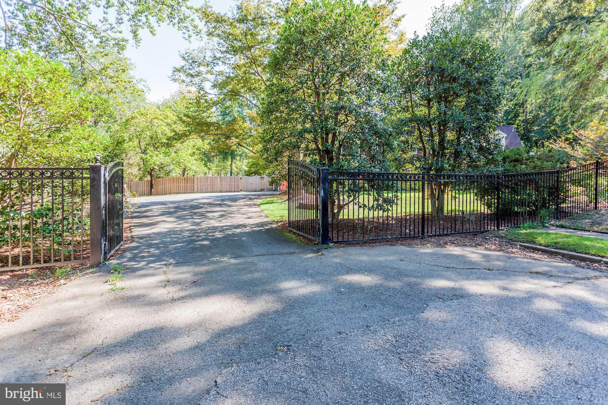 RIVERSIDE ESTATES - Residential