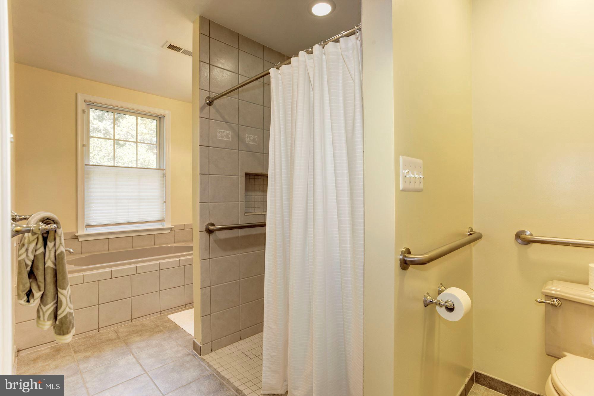 RIVERSIDE ESTATES - Residential