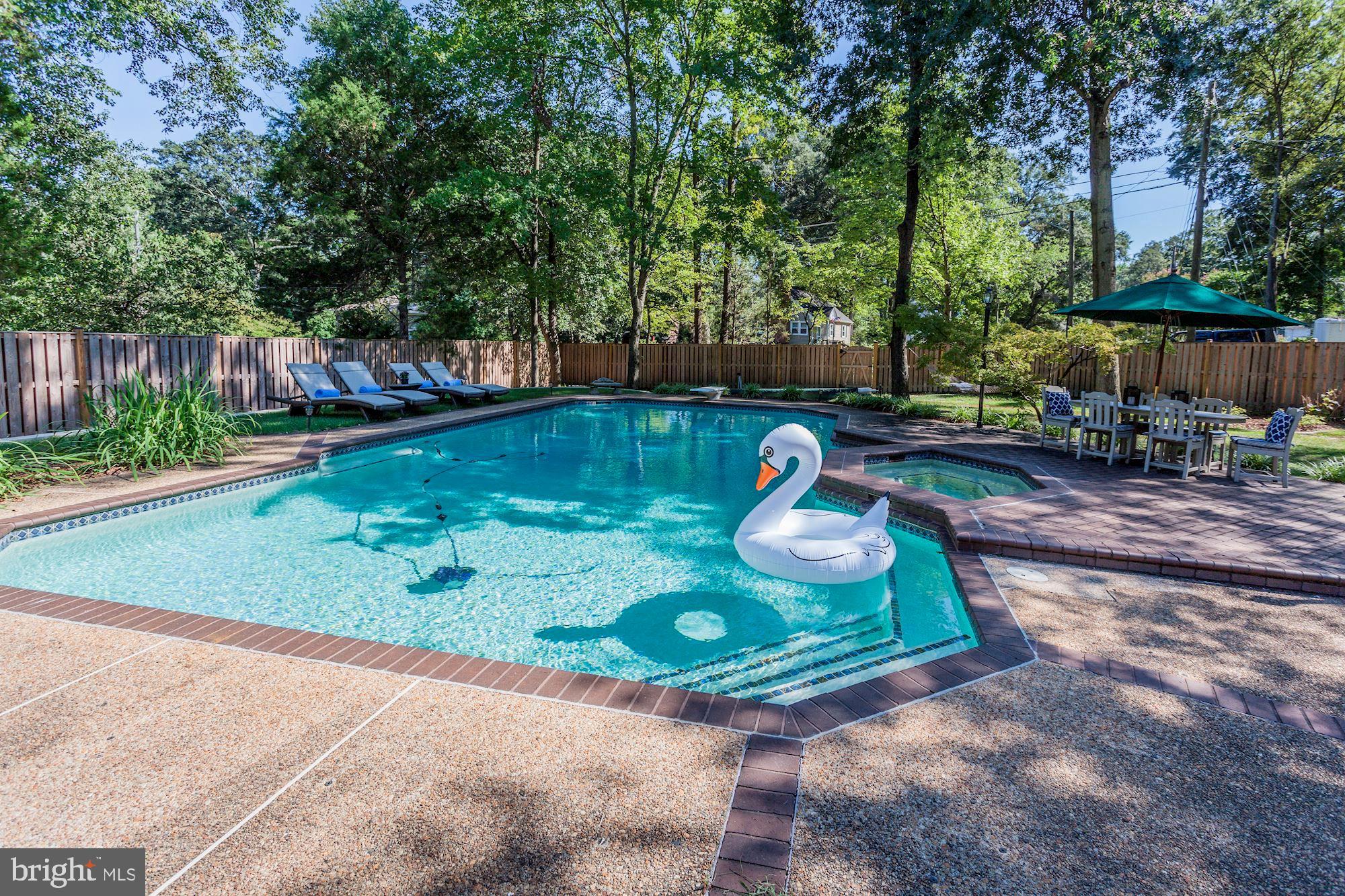 RIVERSIDE ESTATES - Residential