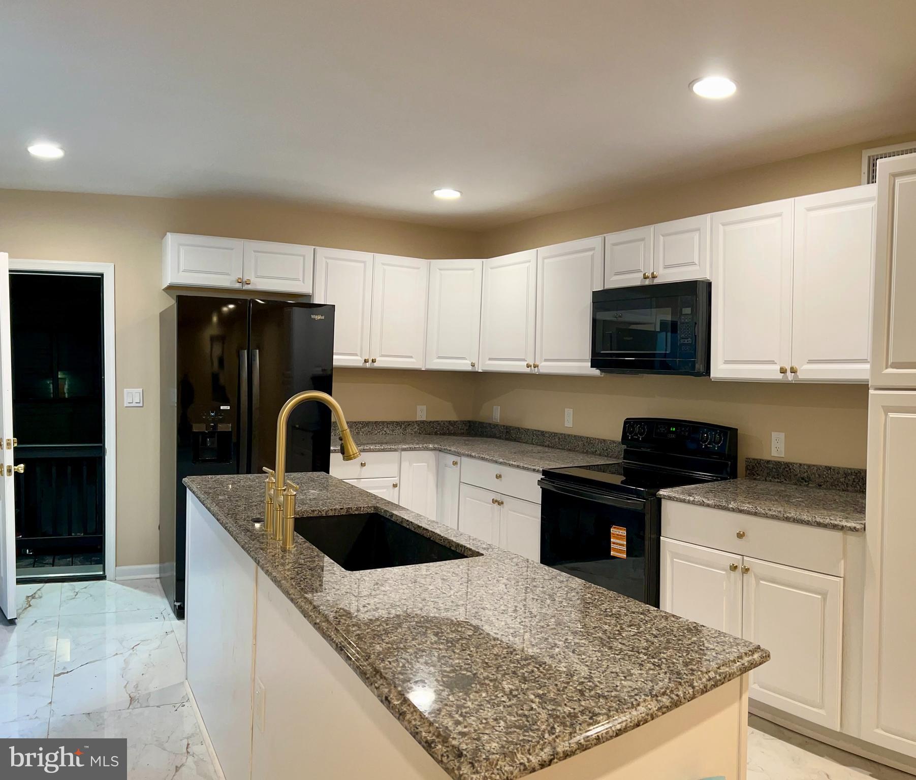 LANSDOWNE - Residential