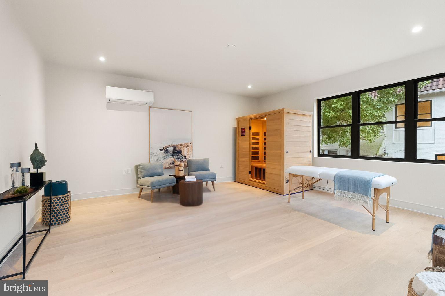 OBSERVATORY CIRCLE - Residential