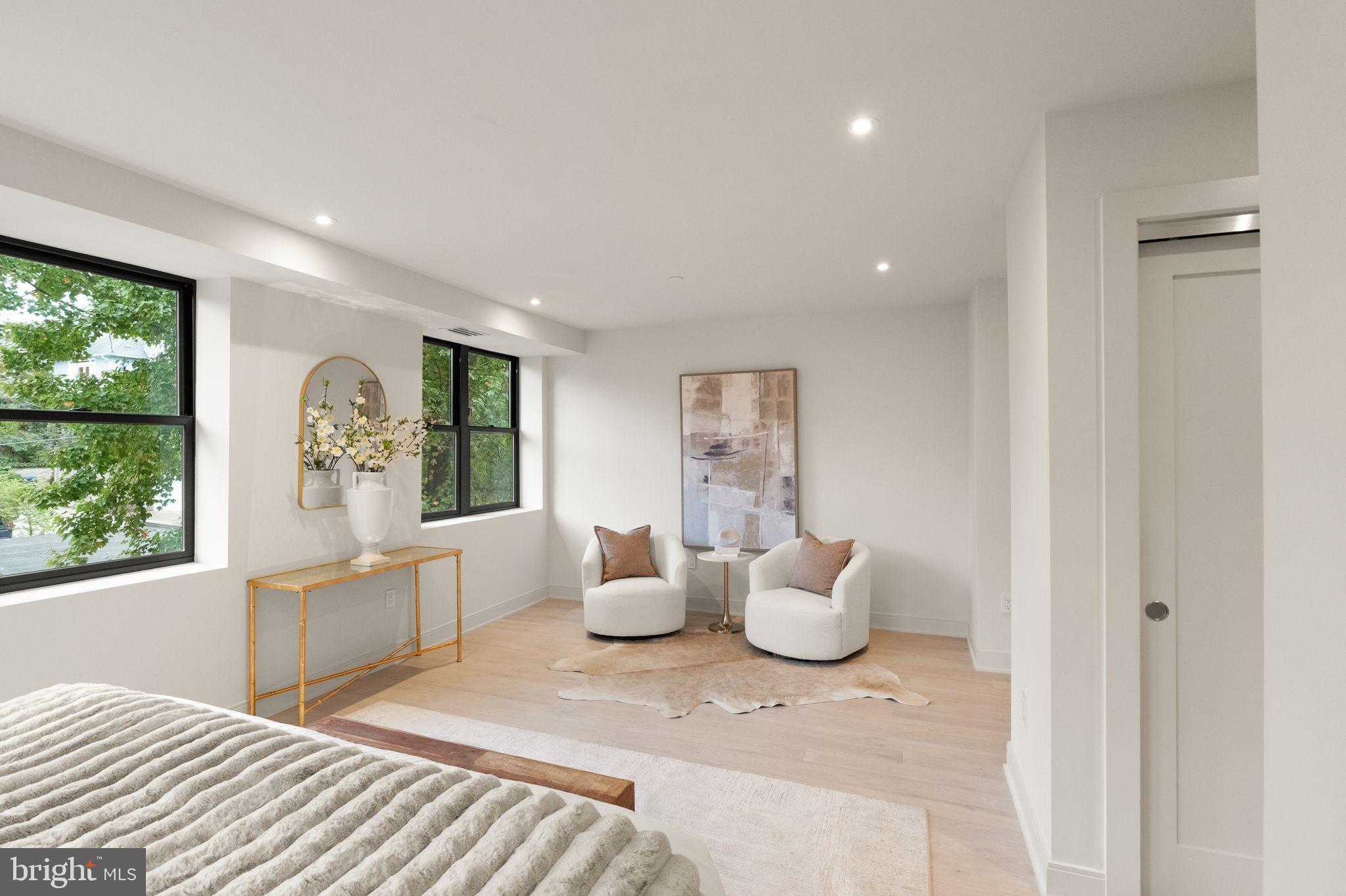 OBSERVATORY CIRCLE - Residential