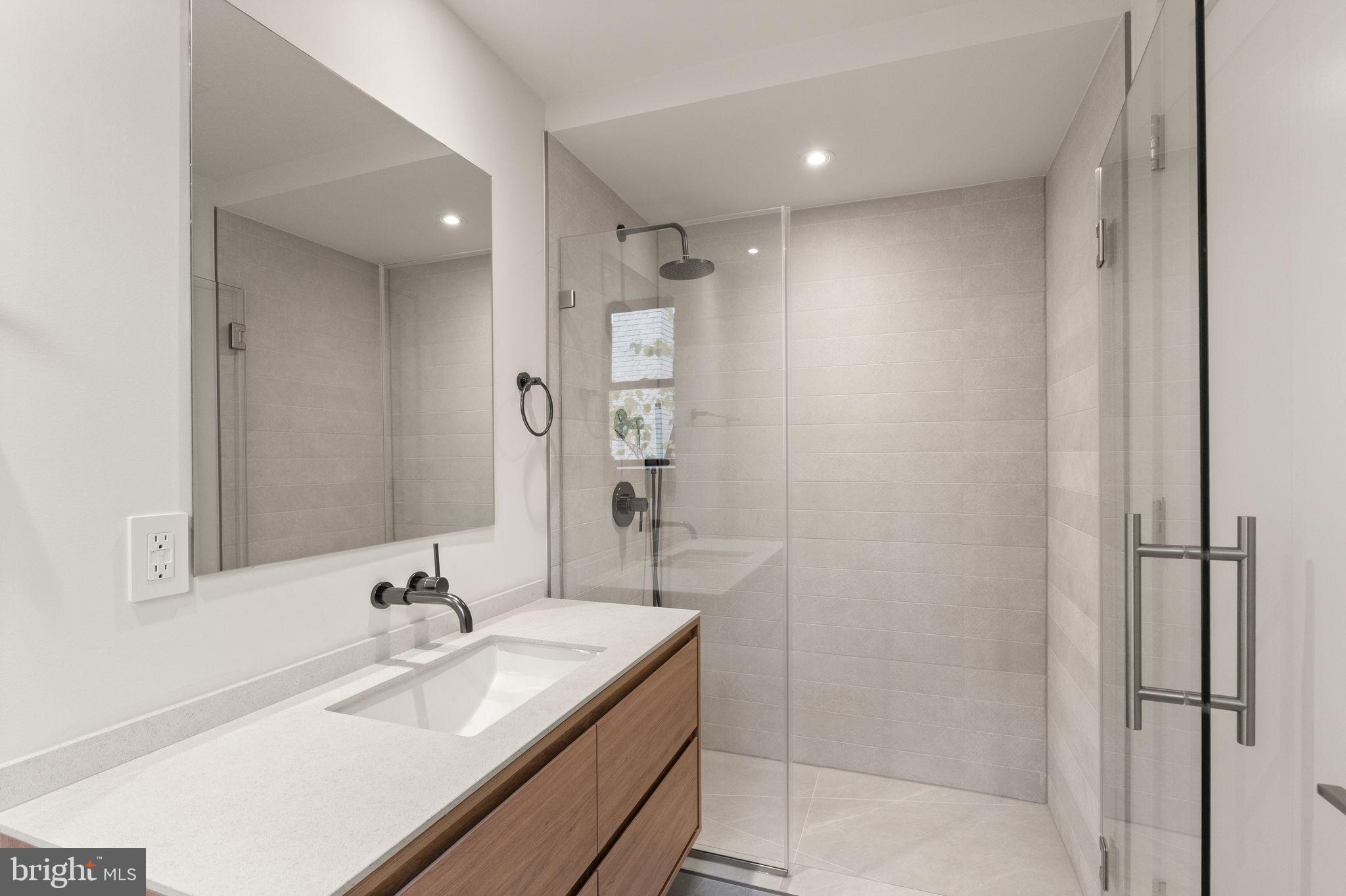 OBSERVATORY CIRCLE - Residential