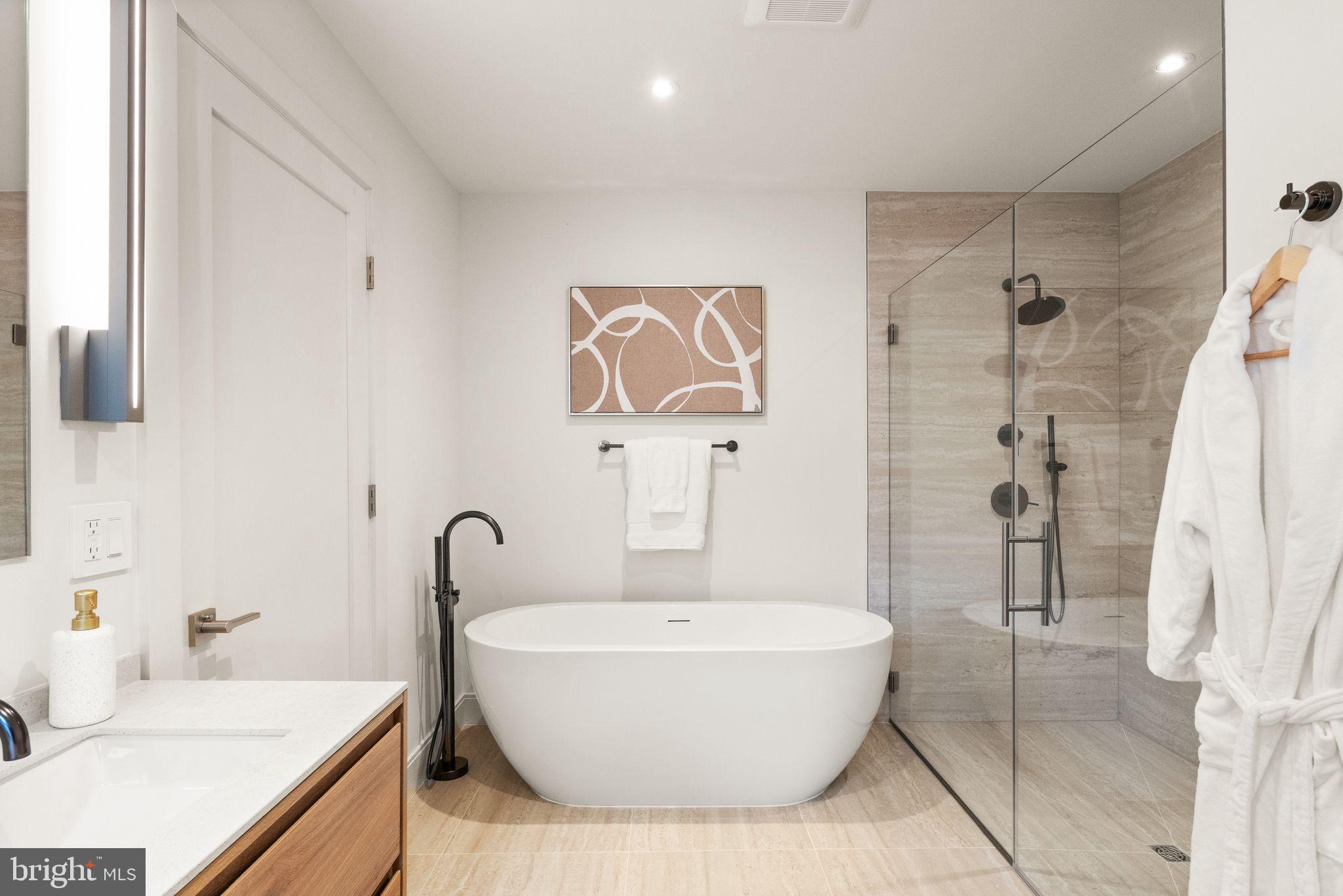 OBSERVATORY CIRCLE - Residential