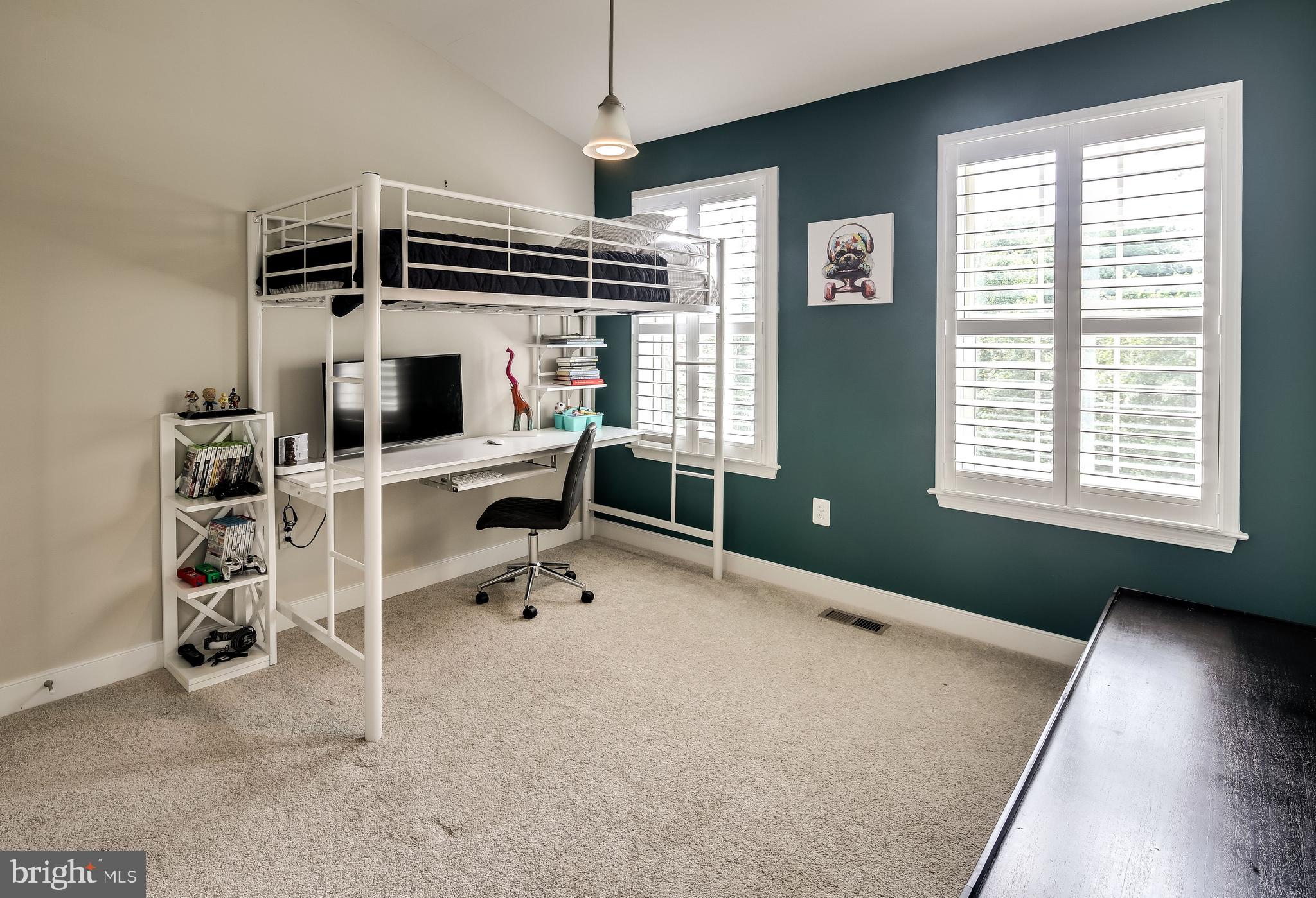 ADMIRALS RIDGE - Residential