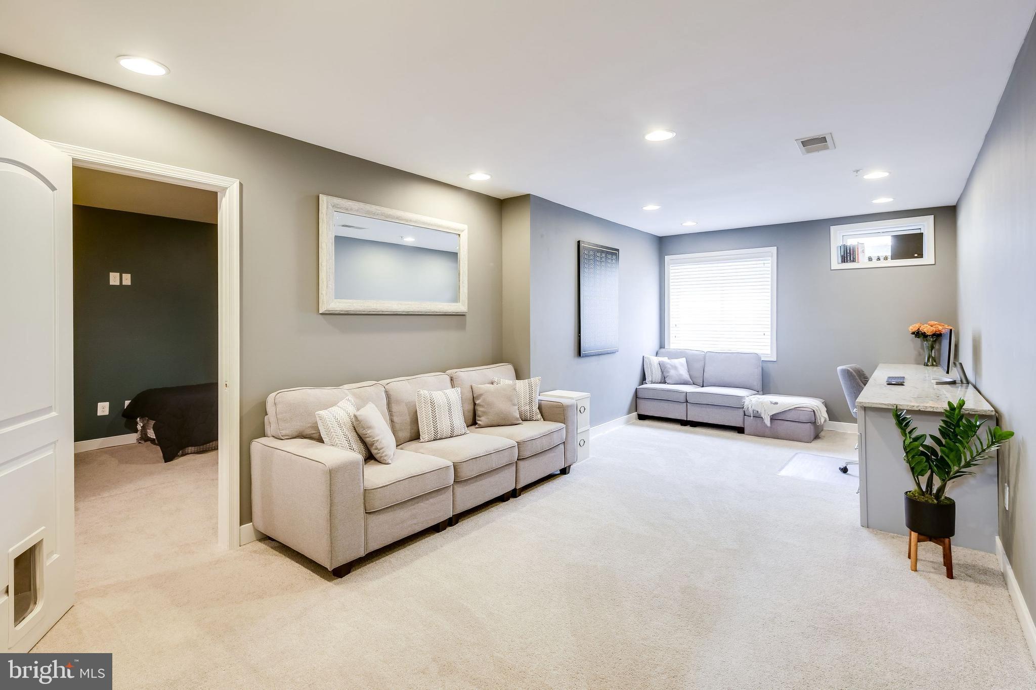 ADMIRALS RIDGE - Residential