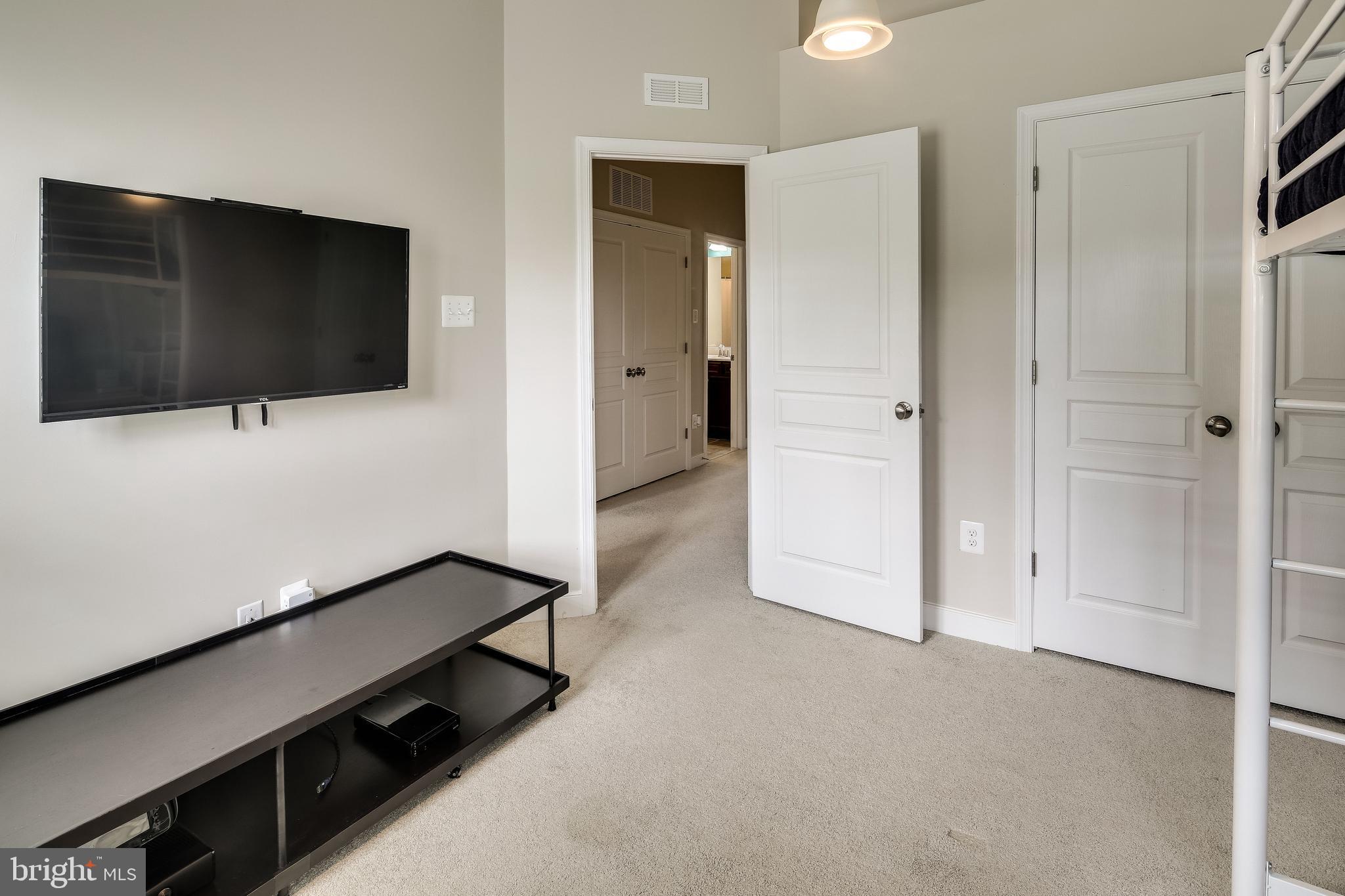 ADMIRALS RIDGE - Residential