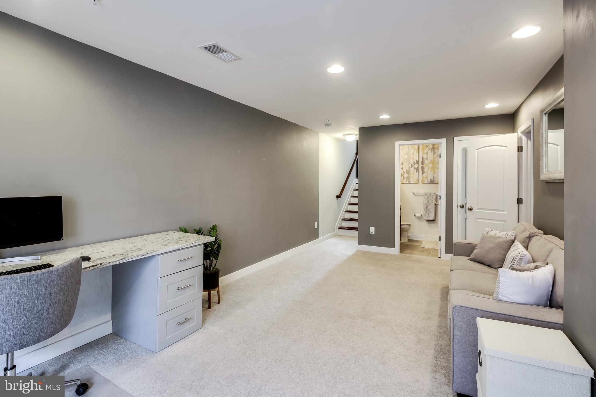 ADMIRALS RIDGE - Residential