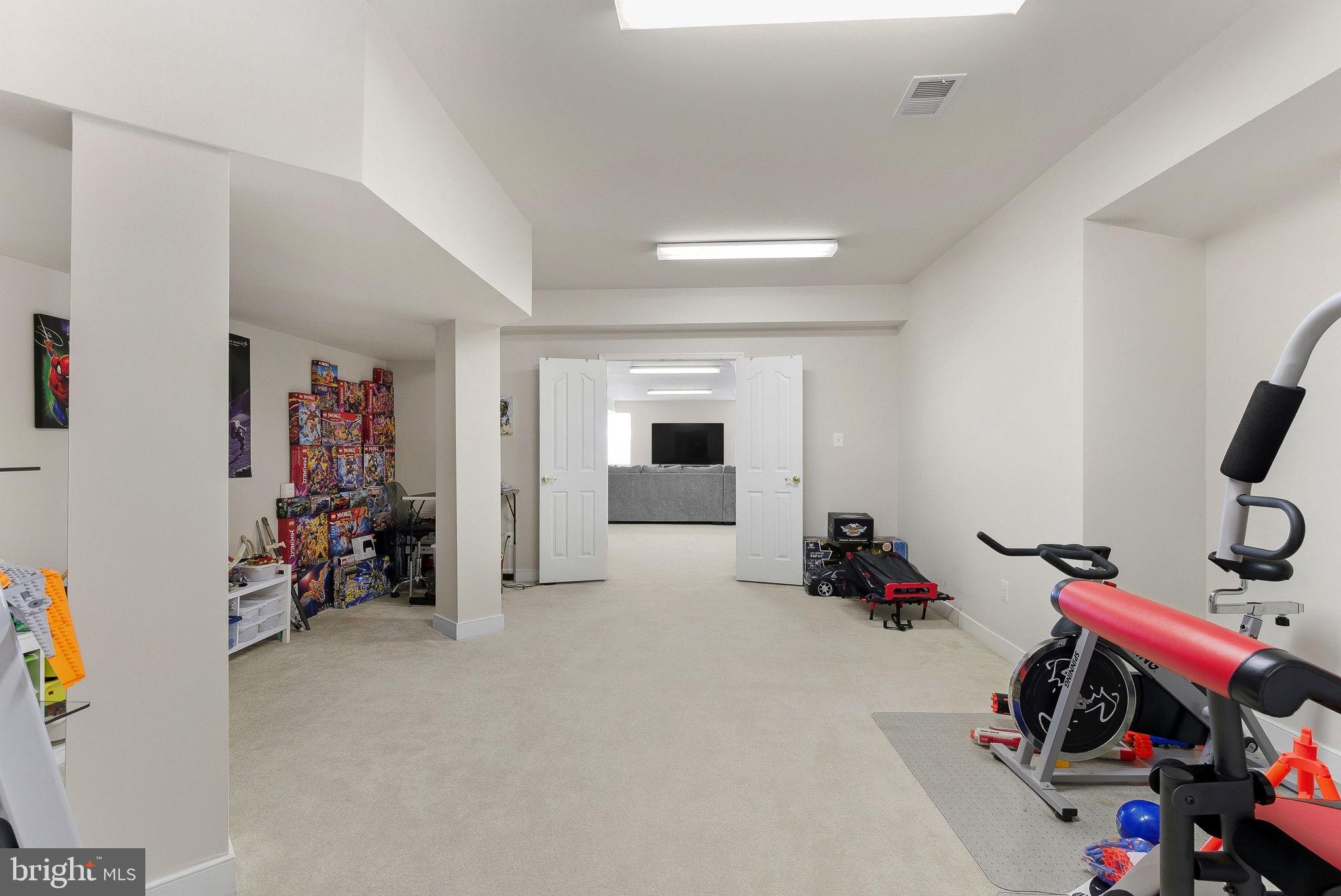 LEESBURG CROSSING - Residential