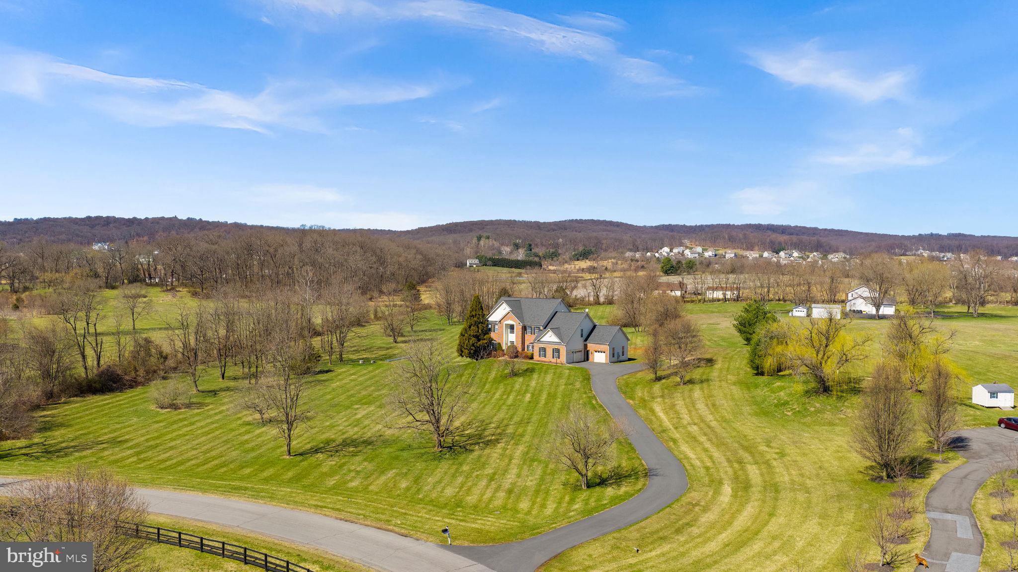 LEESBURG CROSSING - Residential