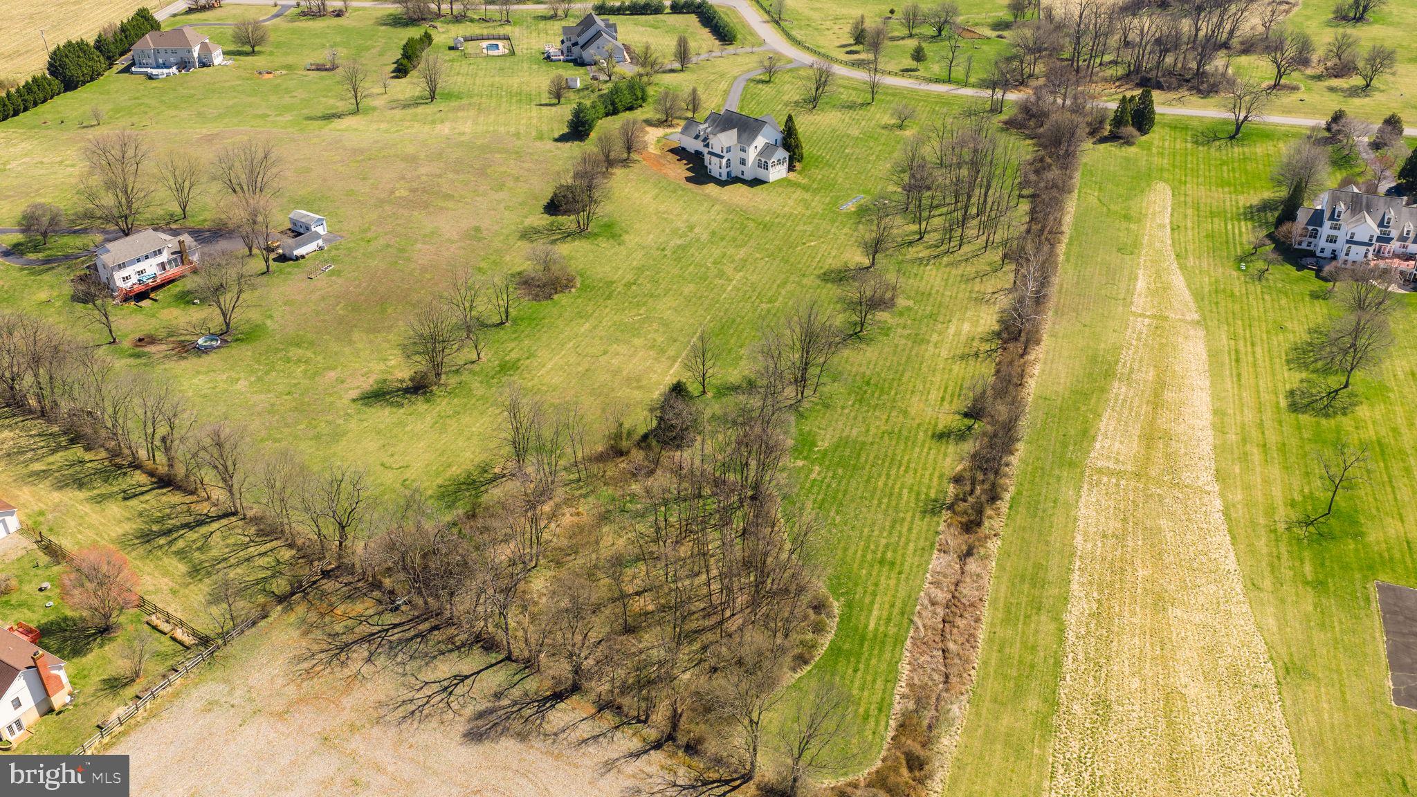 LEESBURG CROSSING - Residential