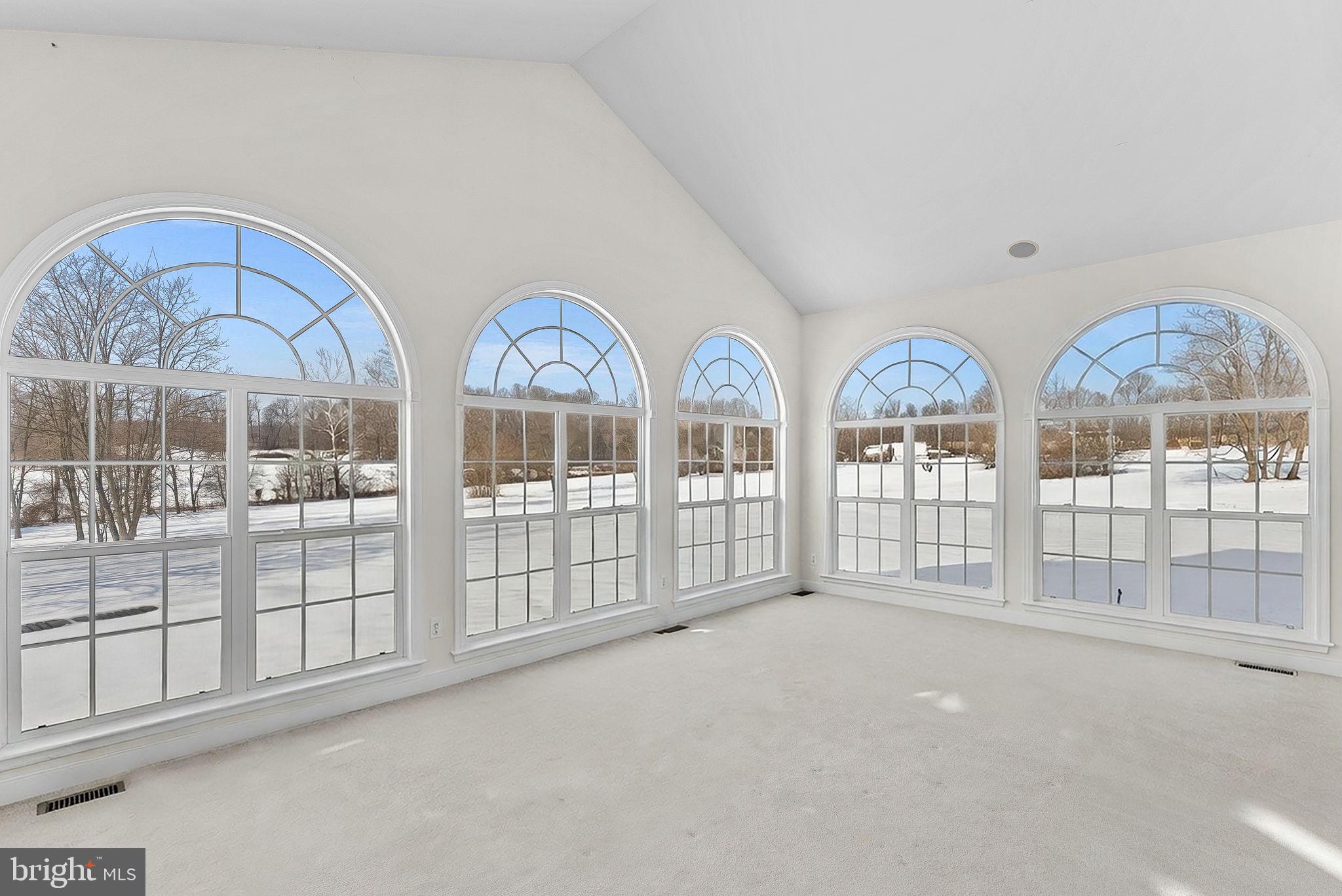 LEESBURG CROSSING - Residential