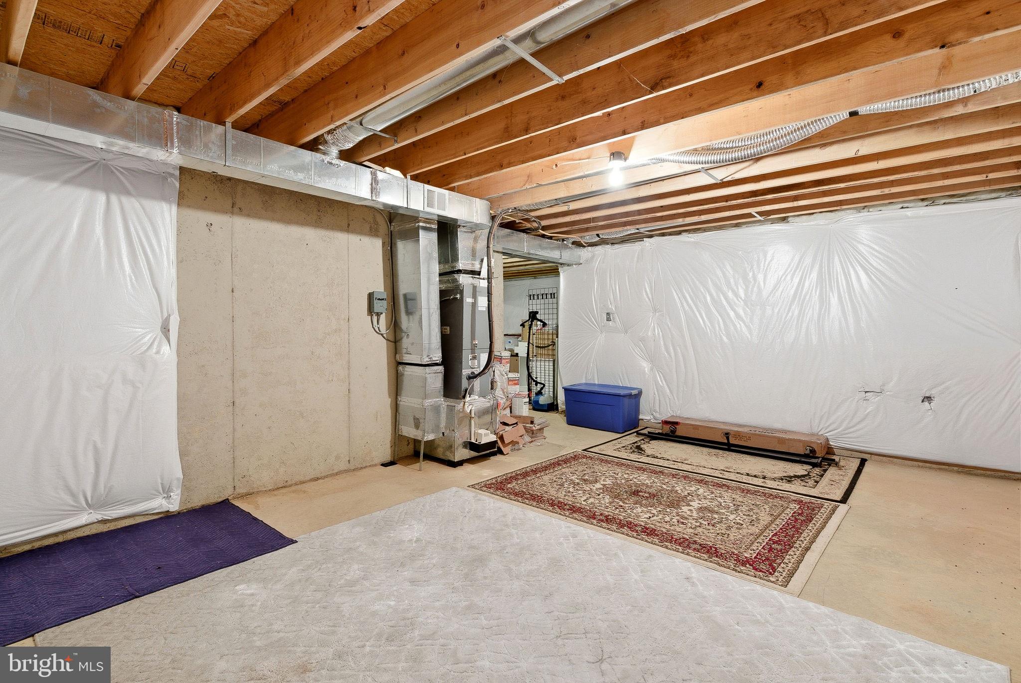 LEESBURG CROSSING - Residential