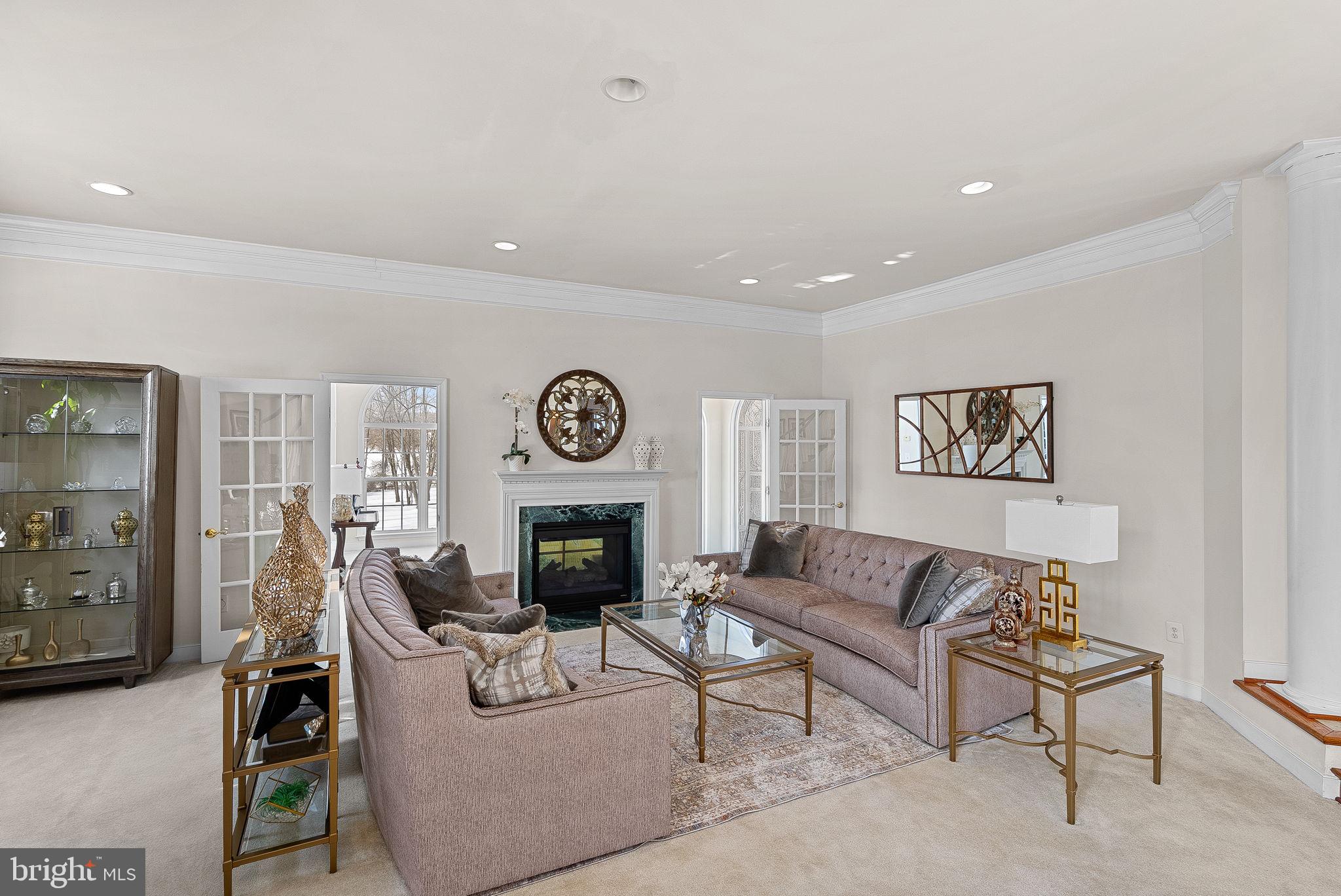 LEESBURG CROSSING - Residential