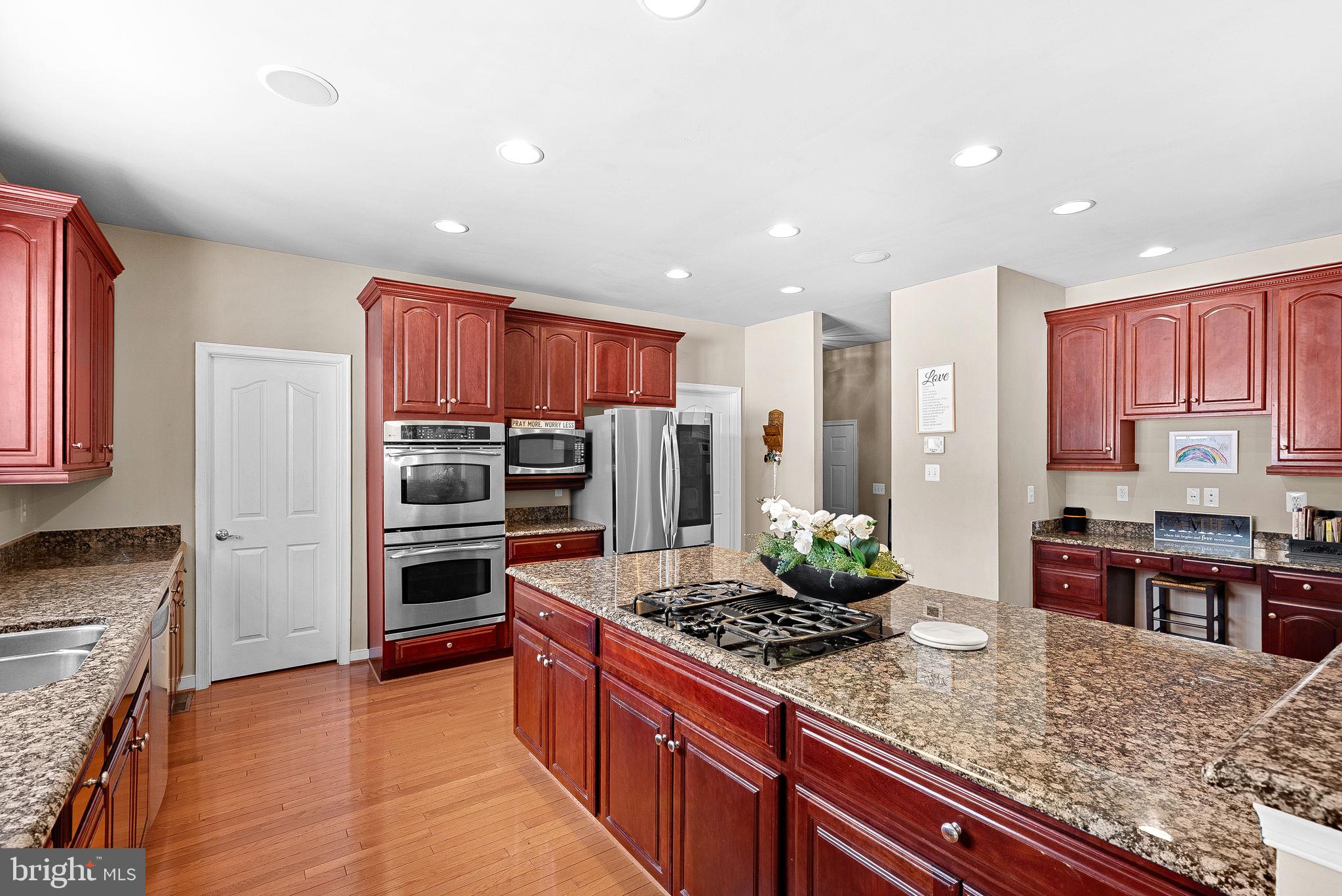 LEESBURG CROSSING - Residential