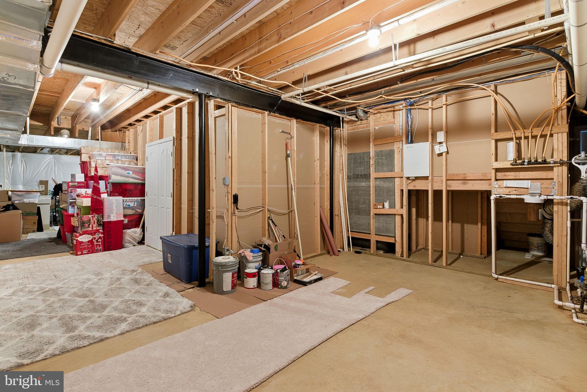 LEESBURG CROSSING - Residential