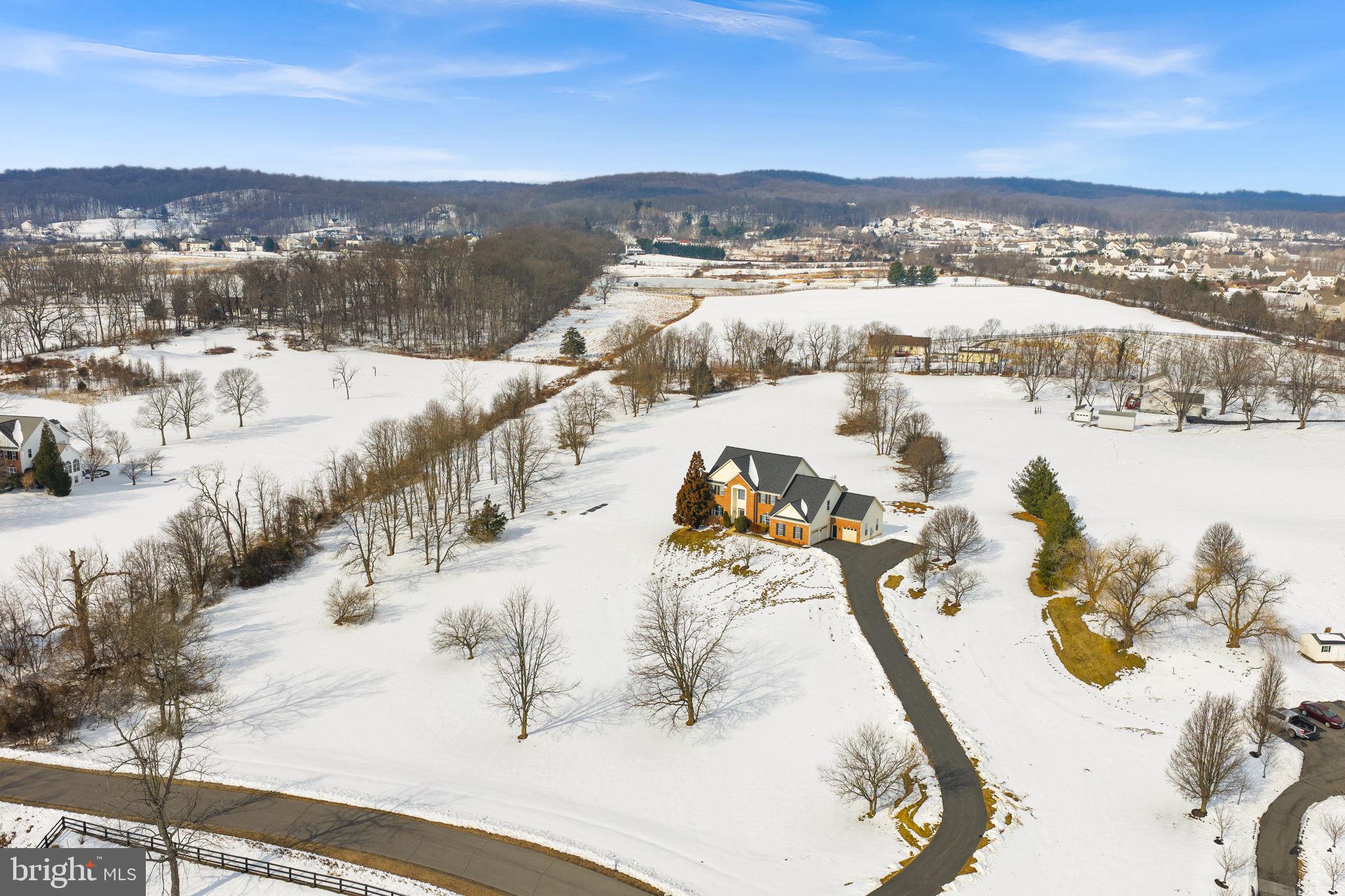 LEESBURG CROSSING - Residential