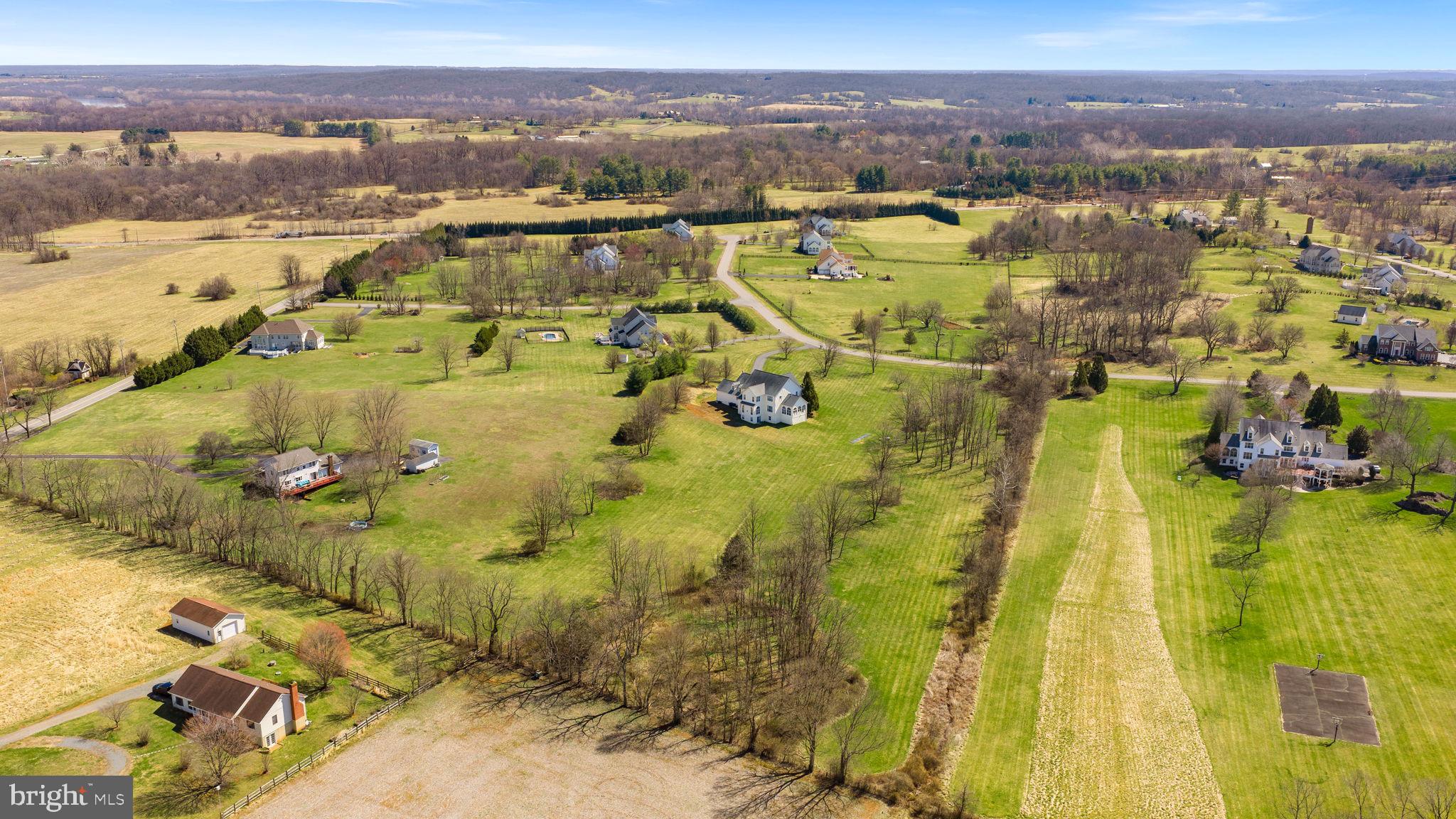 LEESBURG CROSSING - Residential