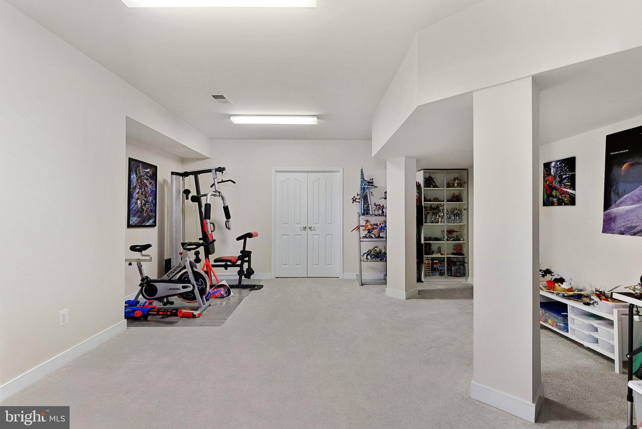 LEESBURG CROSSING - Residential