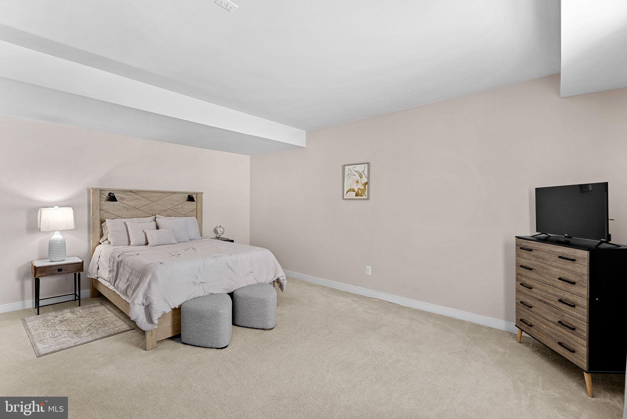 LEESBURG CROSSING - Residential