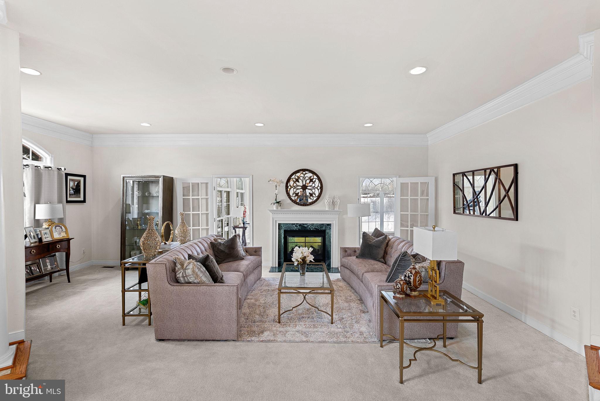 LEESBURG CROSSING - Residential