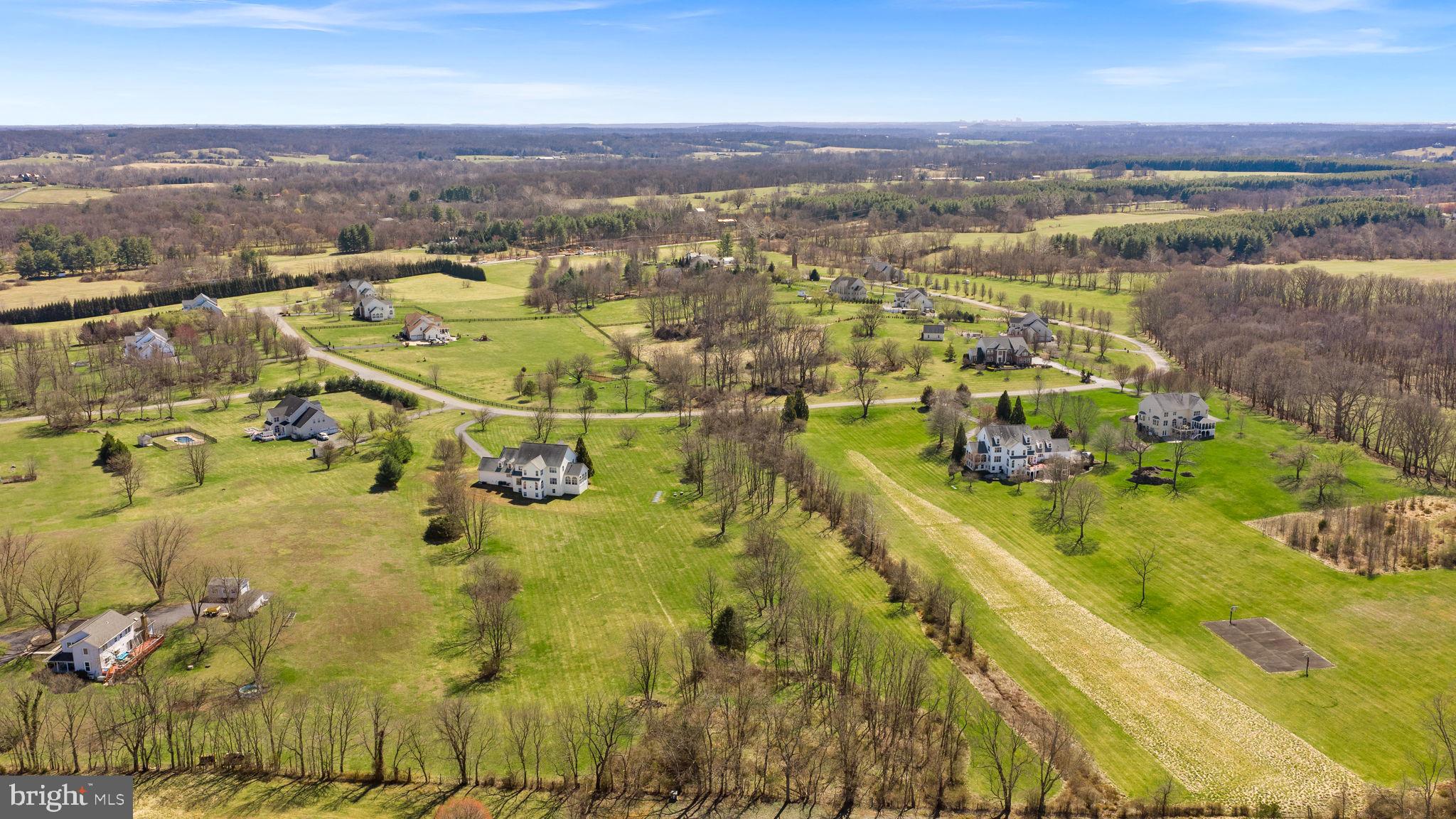 LEESBURG CROSSING - Residential