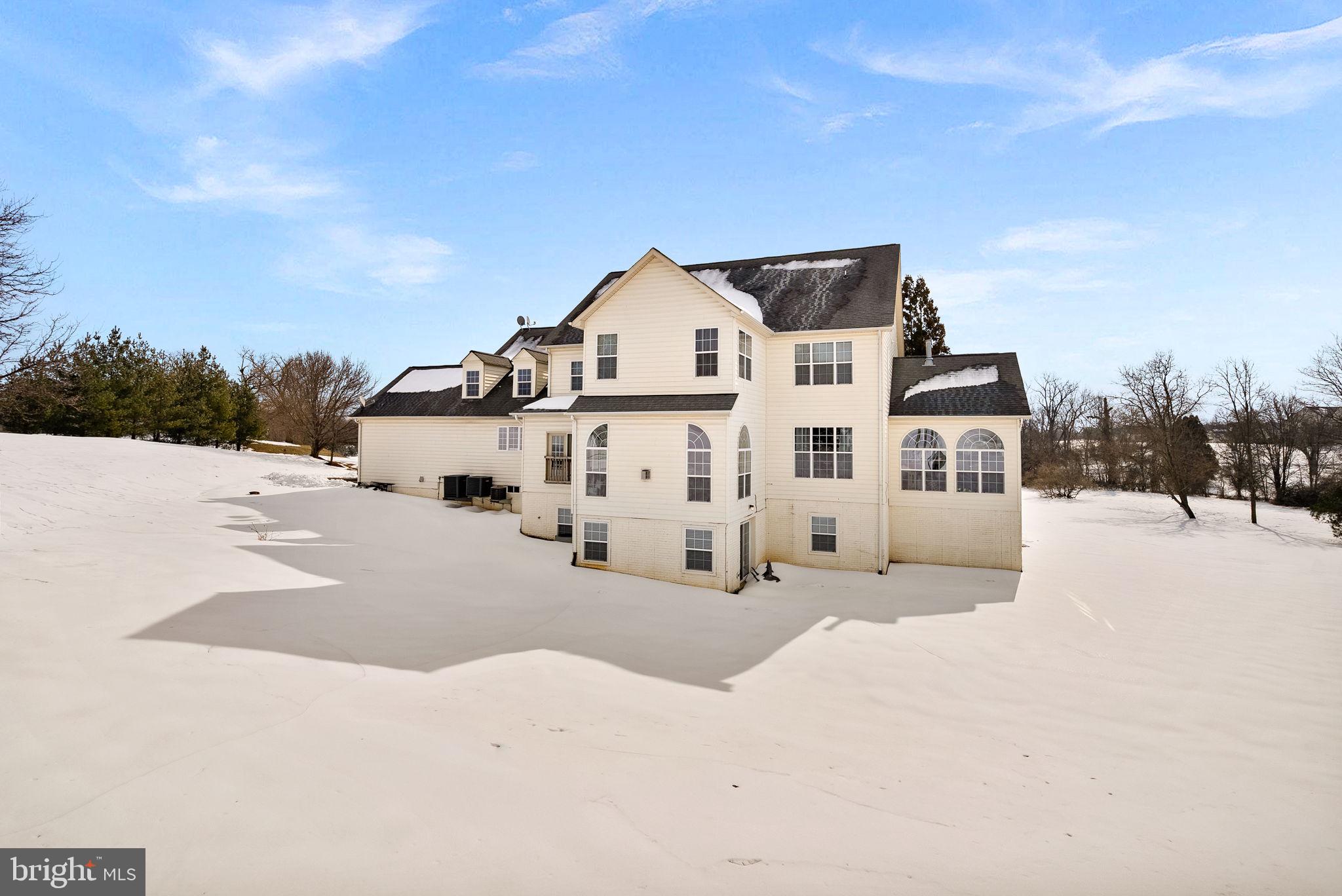 LEESBURG CROSSING - Residential