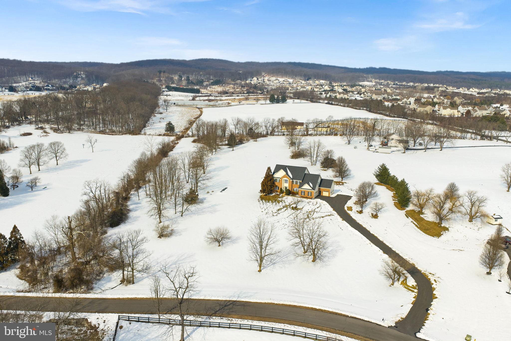 LEESBURG CROSSING - Residential