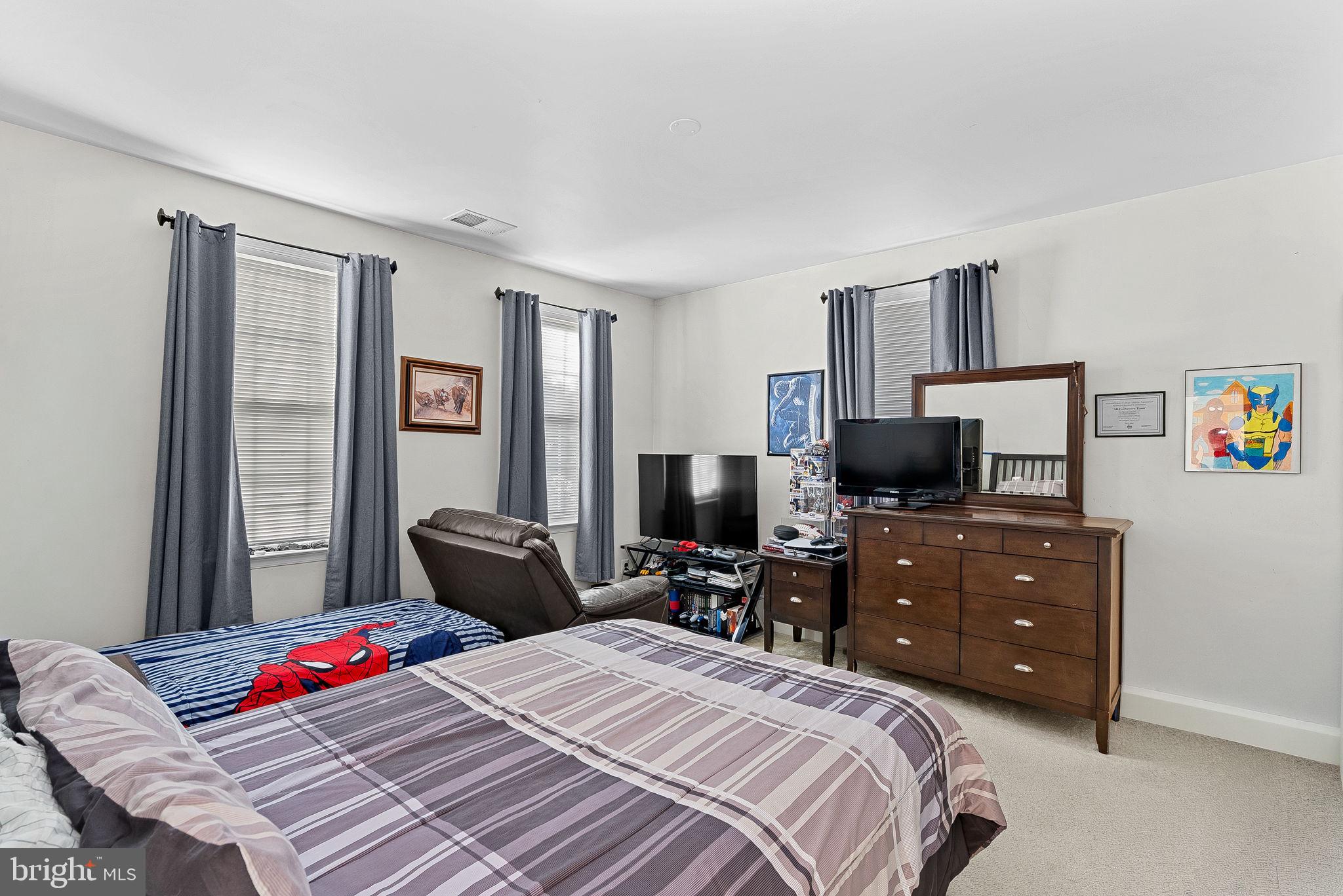 LEESBURG CROSSING - Residential